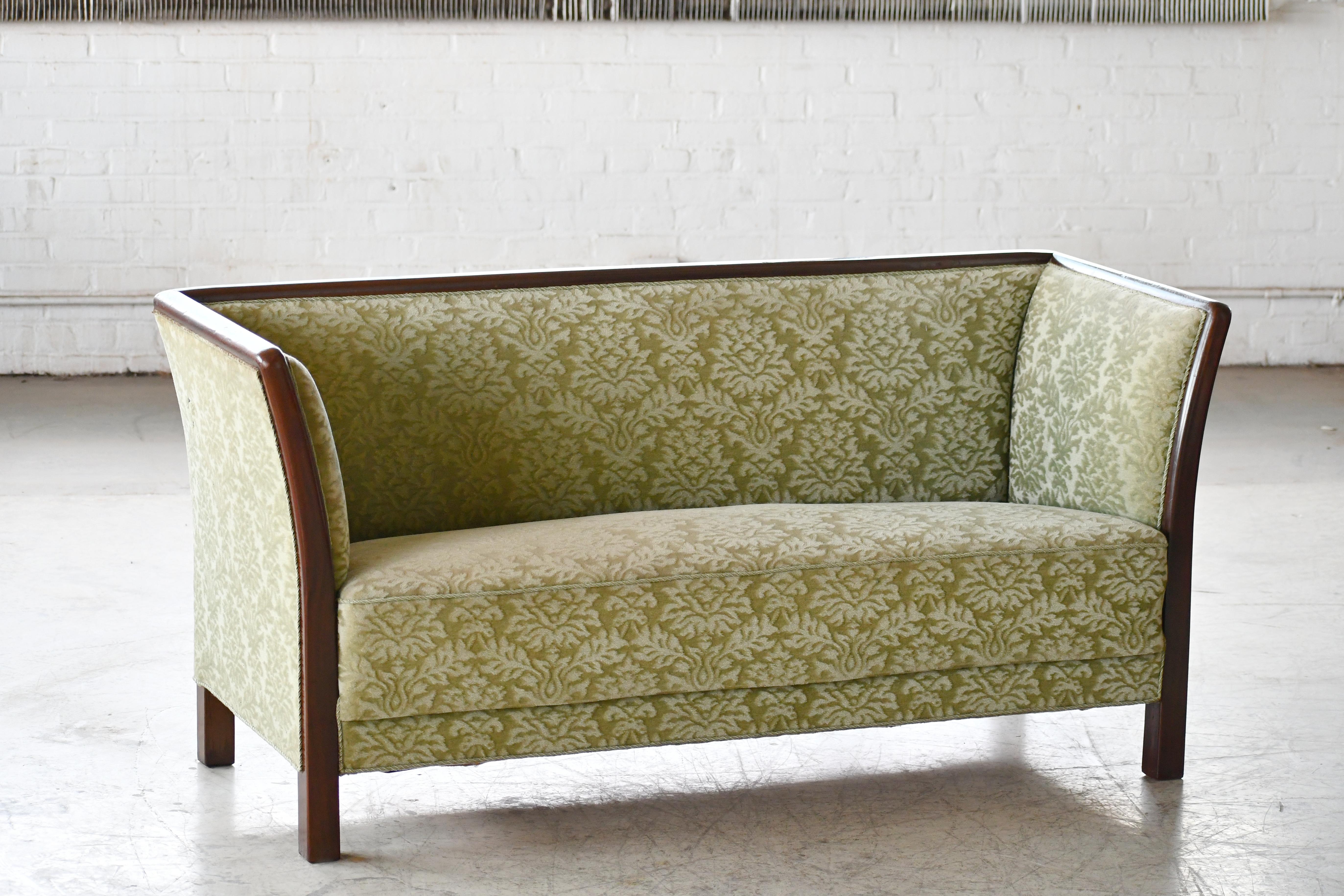 Frits Henningsen Style Two-Seat Sofa in Mahogany by Søren Willadsen, Denmark In Good Condition In Bridgeport, CT