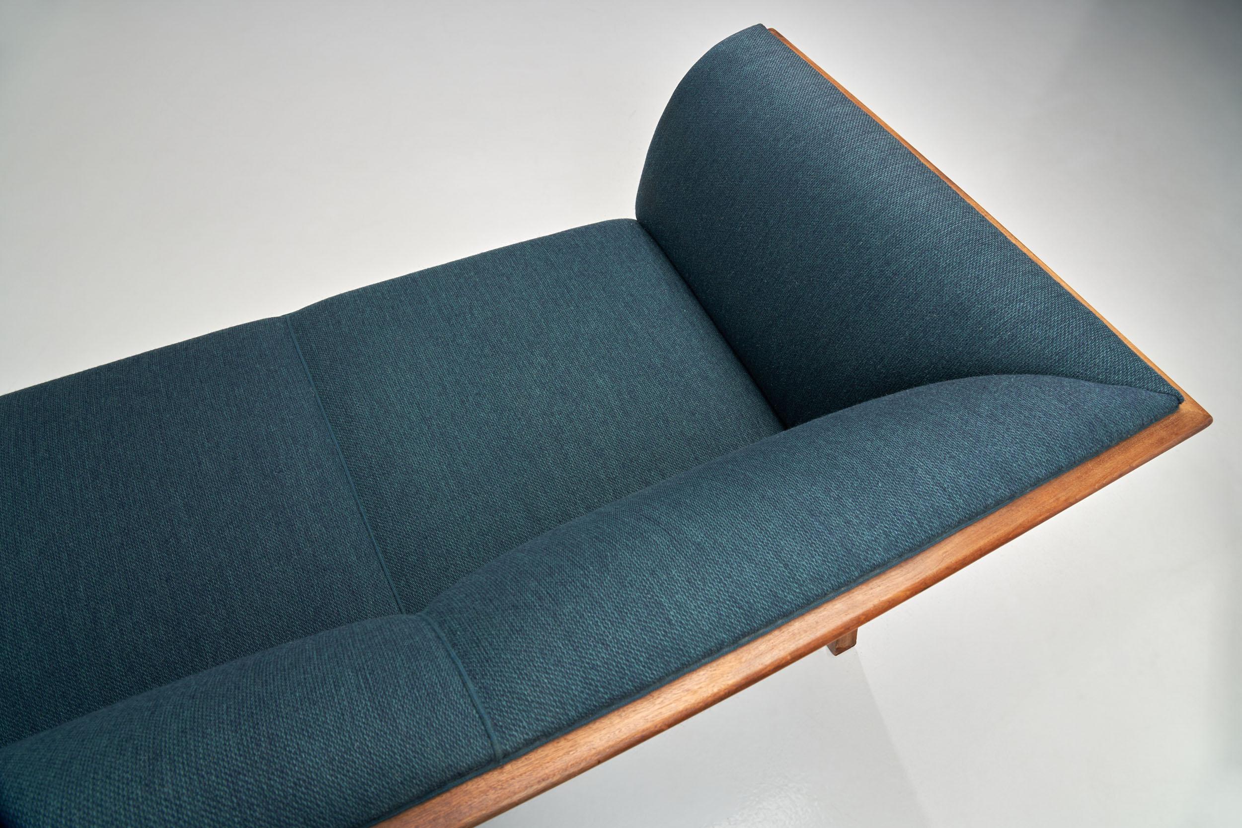 Frits Henningsen Three-Seat Sofa by Frits Henningsen, Denmark, 1940s 2