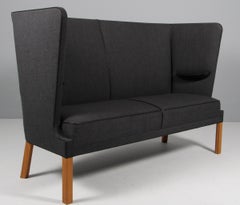Frits Henningsen, divano Coupe a due posti, modello FH436