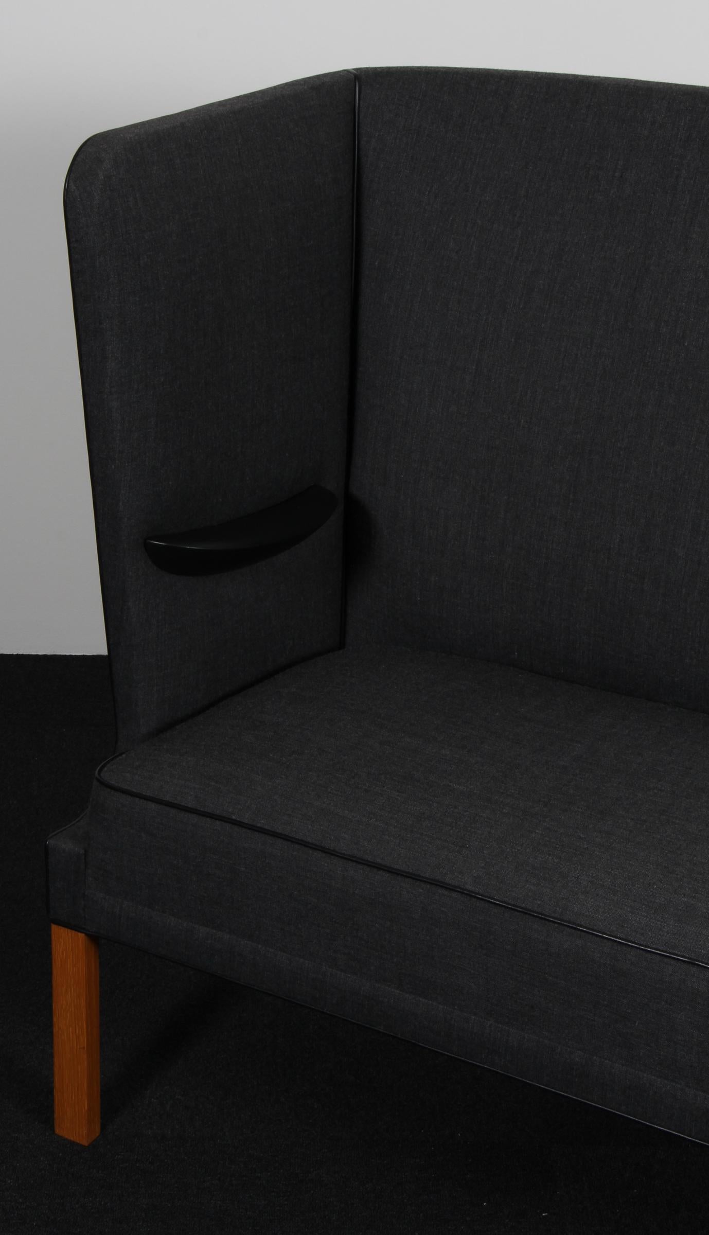 Frits Henningsen, zweisitziges Sofa Coupe, Modell FH436 im Zustand „Hervorragend“ im Angebot in Esbjerg, DK