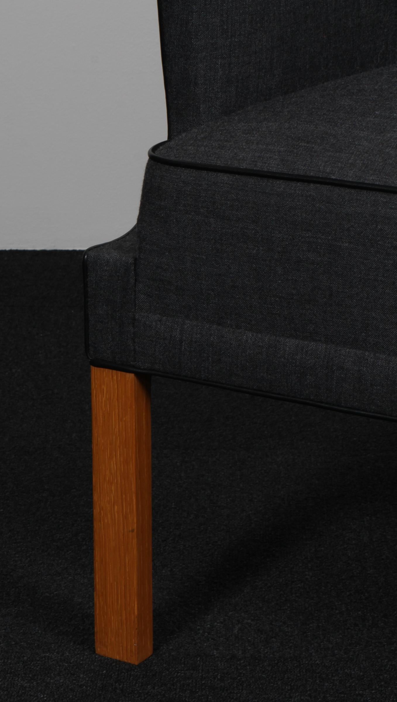 Frits Henningsen, zweisitziges Sofa Coupe, Modell FH436 (Wolle) im Angebot