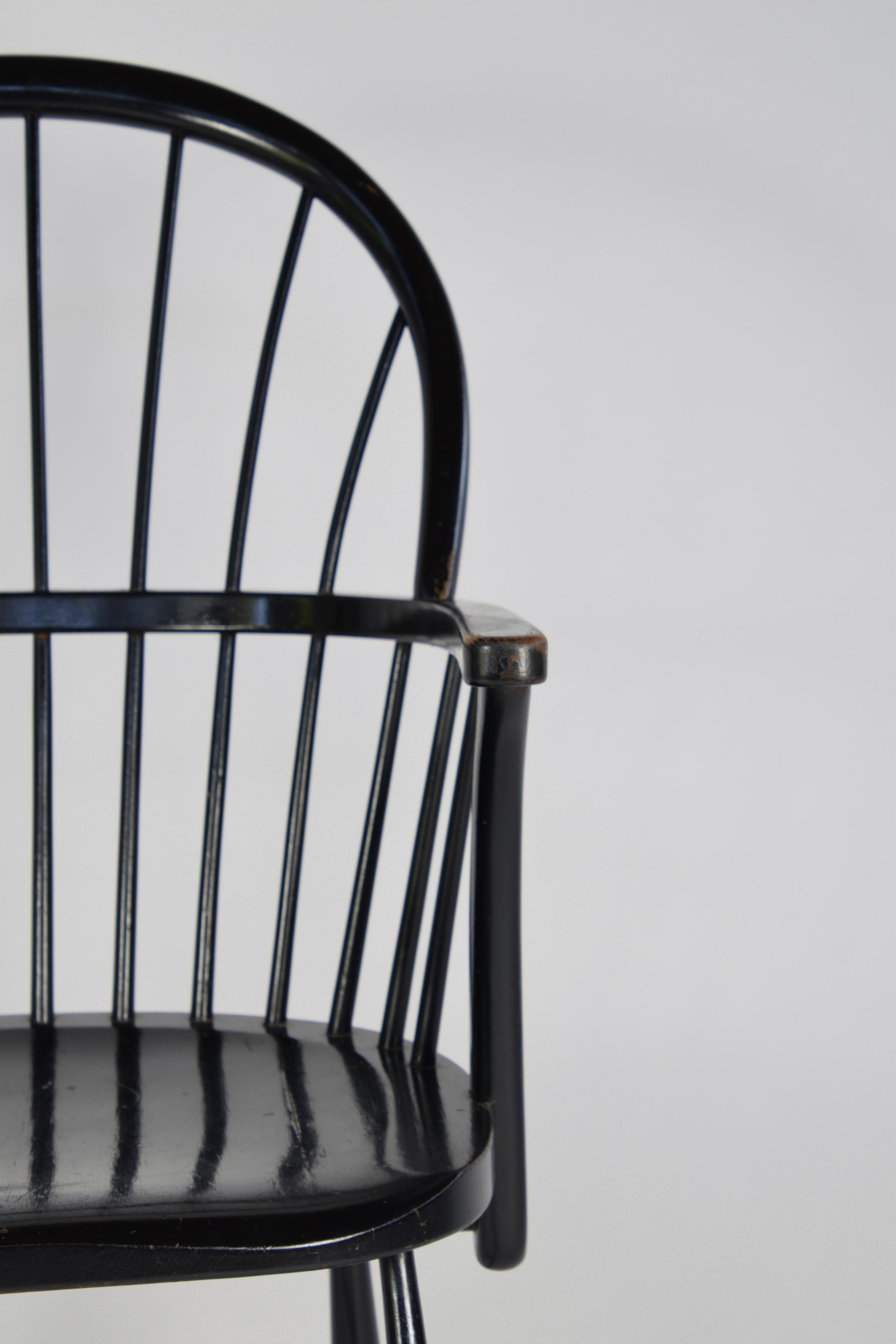 Mid-20th Century Frits Henningsen Windsor Chair in Black Oak, Ch-18a by Carl Hansen in the 1940s