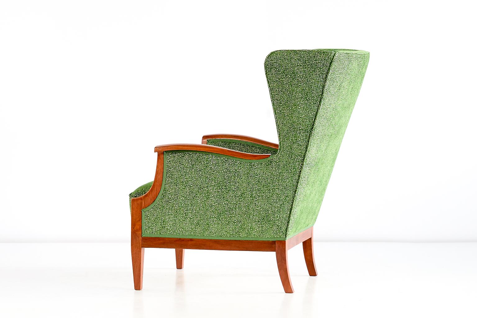 Frits Henningsen Wingback Chair in Walnut and Green Rubelli Fabric, 1930s For Sale 1