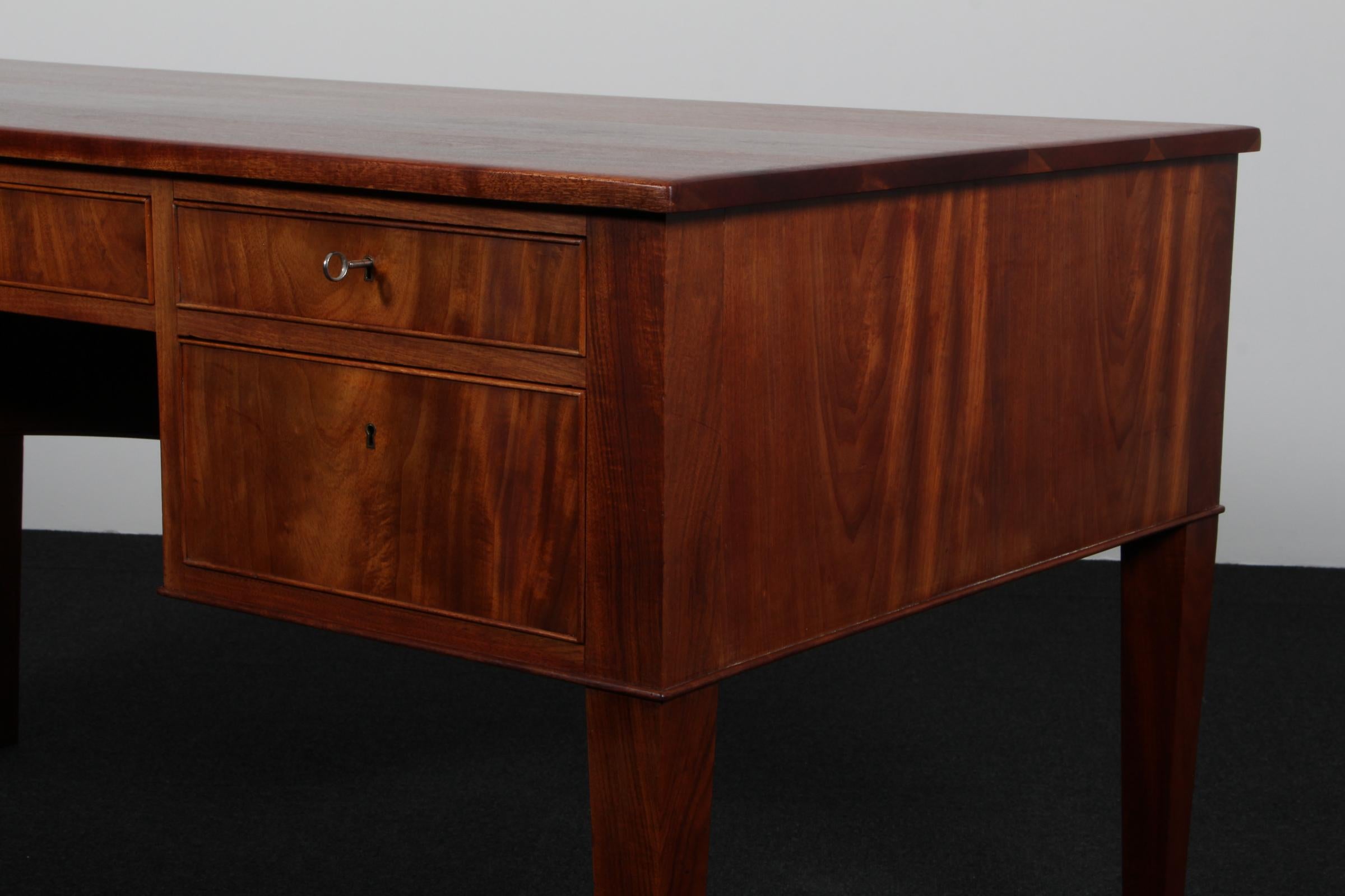 Frits Henningsen writing desk in mahogany, 1940's In condizioni ottime in vendita a Esbjerg, DK