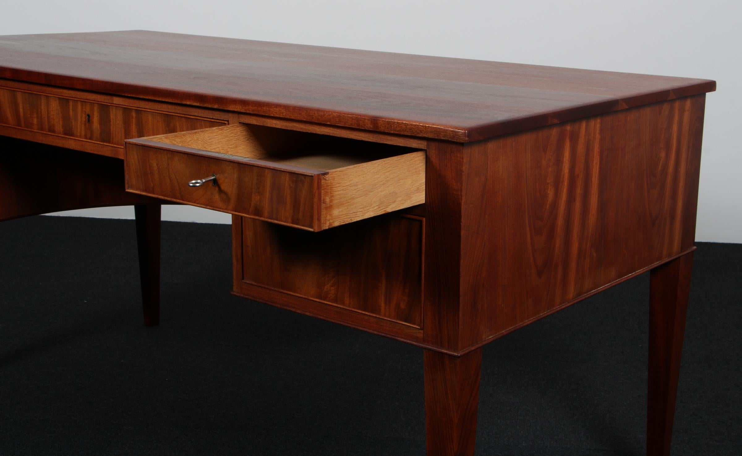 Ottone Frits Henningsen writing desk in mahogany, 1940's in vendita