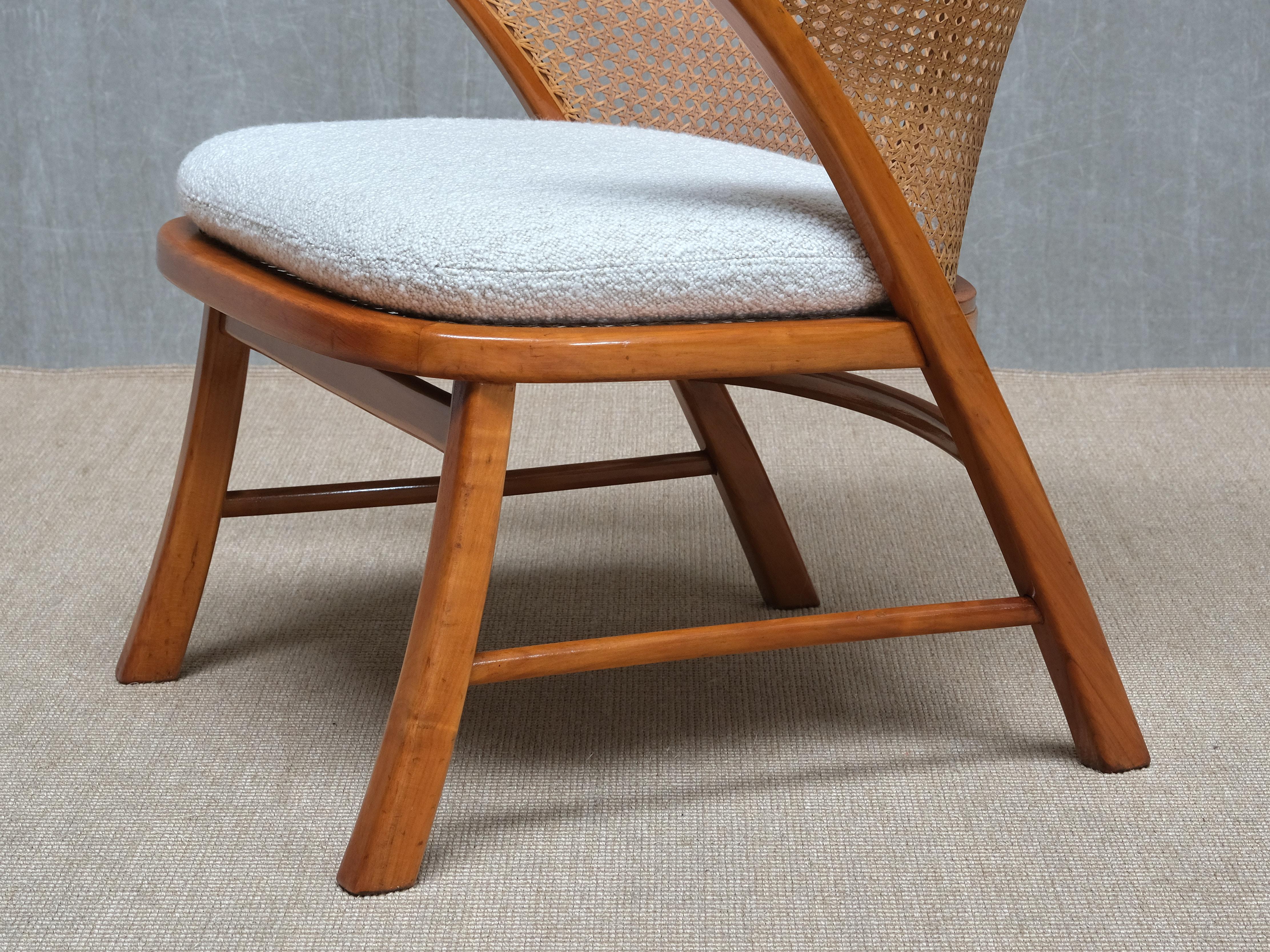 Frits Schlegel Attributed Armchair in Walnut, Cane and Bouclé, Denmark, 1940s en venta 5