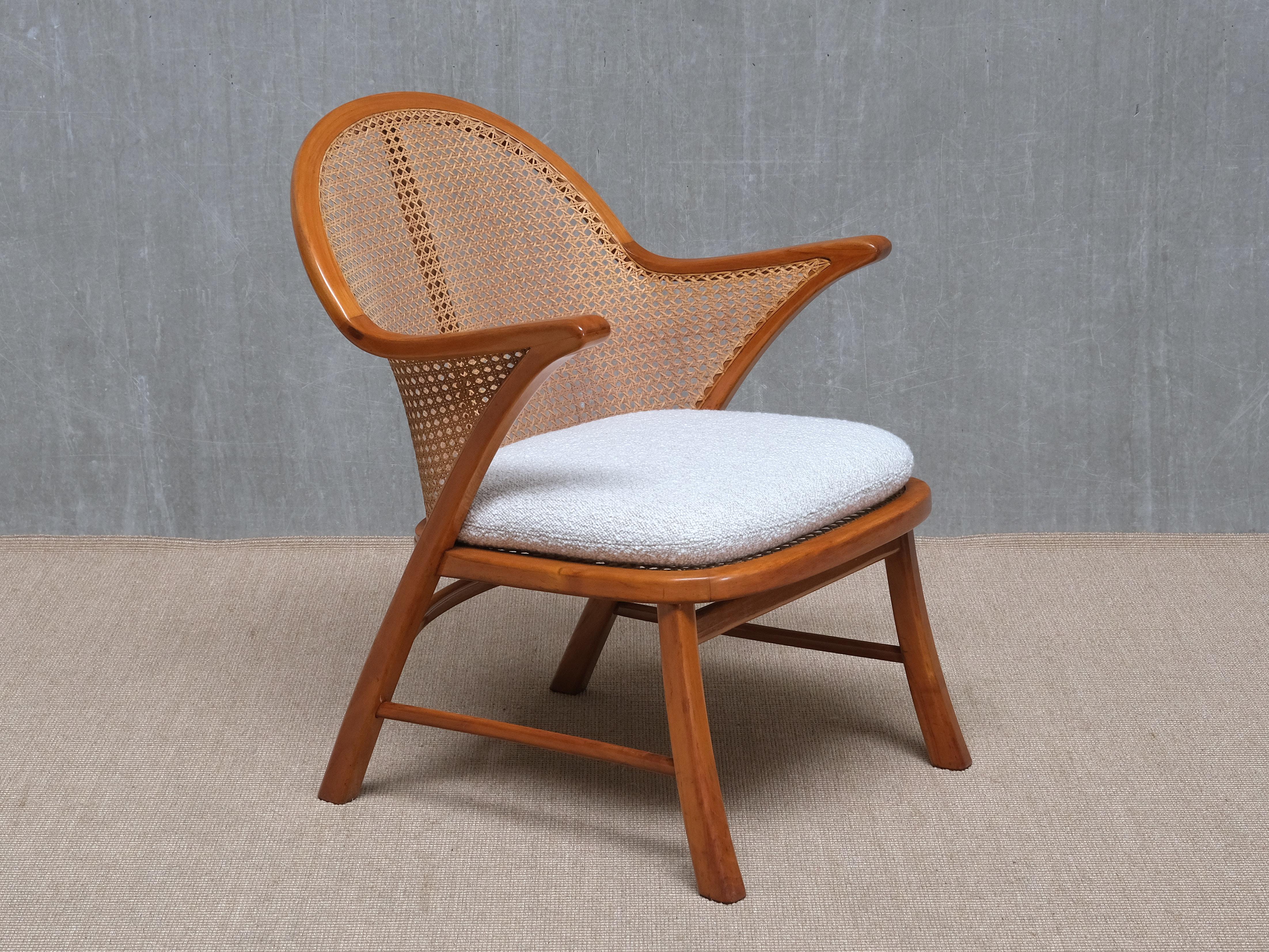 Frits Schlegel Attributed Armchair in Walnut, Cane and Bouclé, Denmark, 1940s Danés en venta