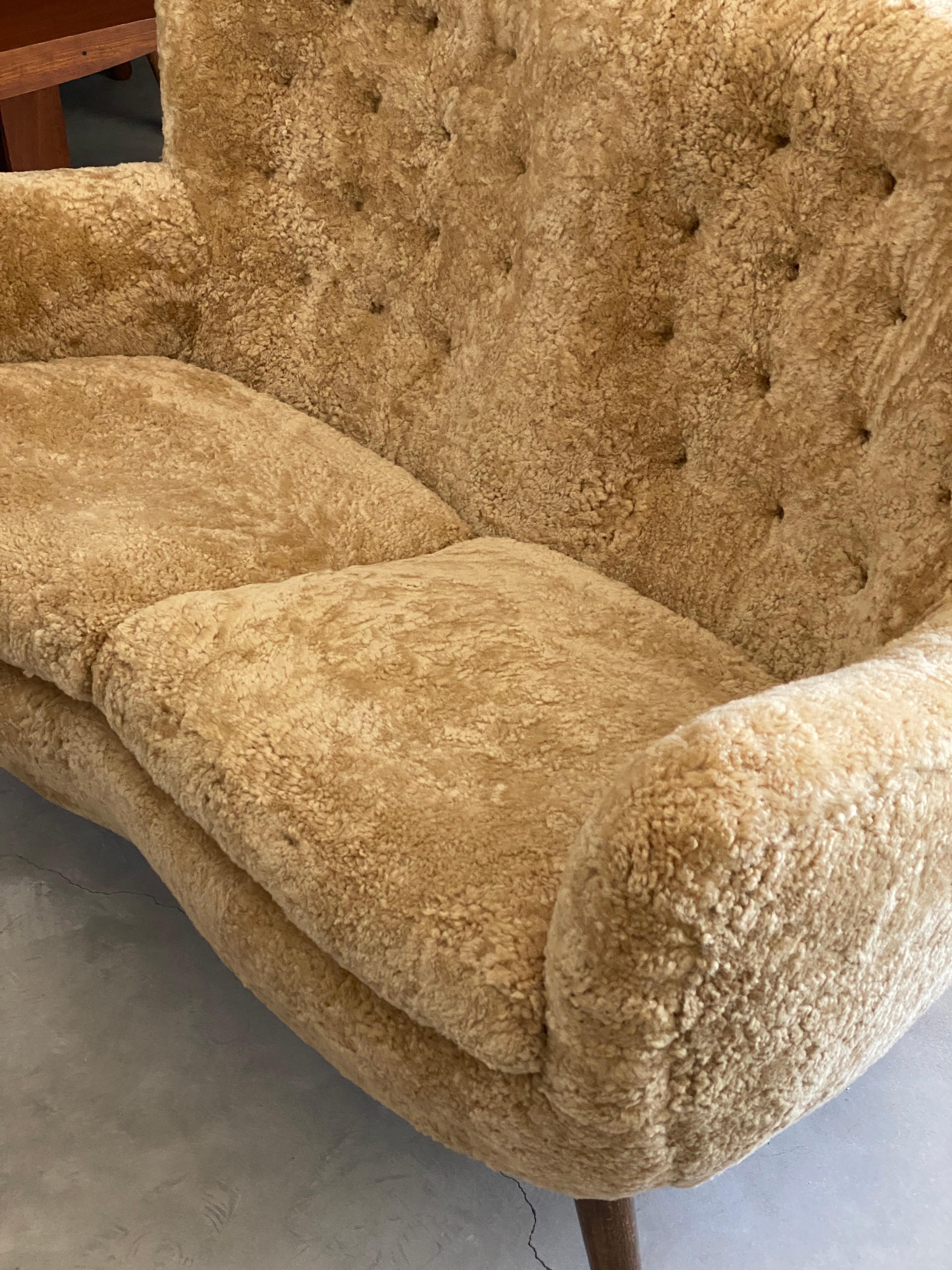 Danish Frits Schlegel 'Attributed', Organic Settee, Beige Lambskin, Denmark circa 1949 