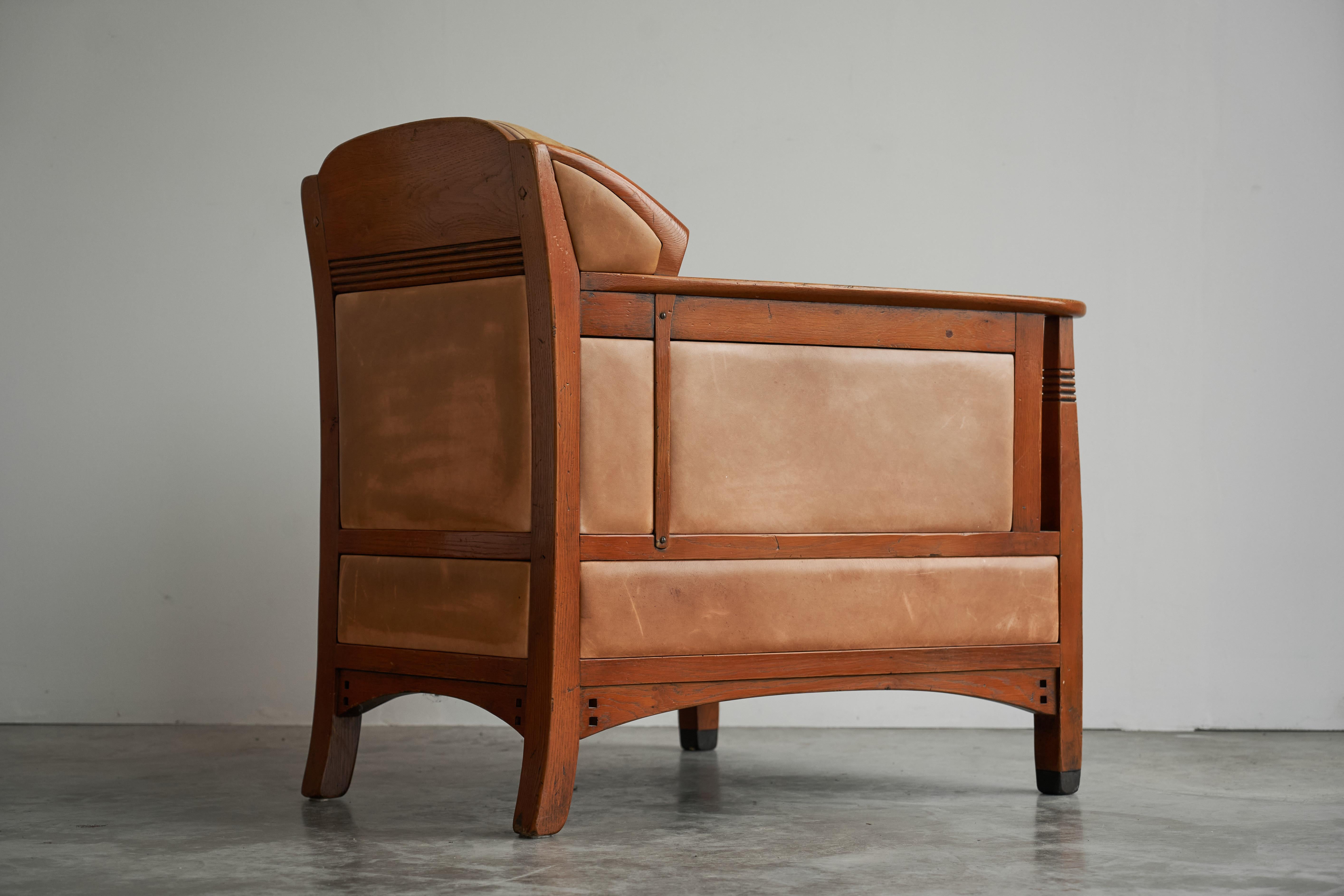 Frits Schuitema Art Deco Armchair in Solid Oak and Cognac Leather For Sale 2
