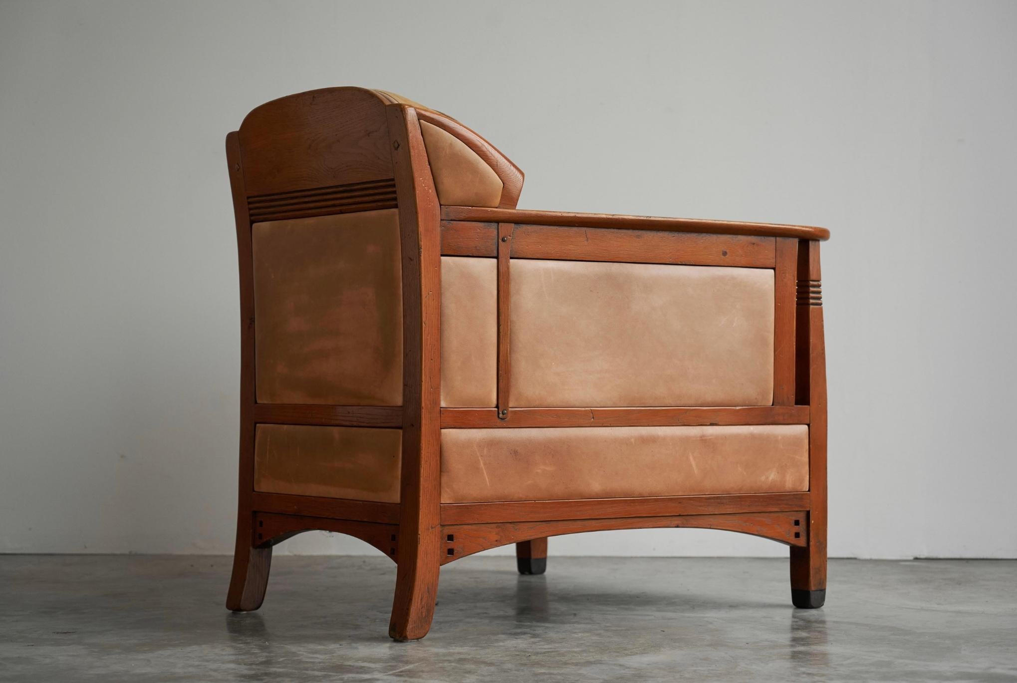 Frits Schuitema Art Deco Armchair in Solid Oak and Cognac Leather For Sale 1