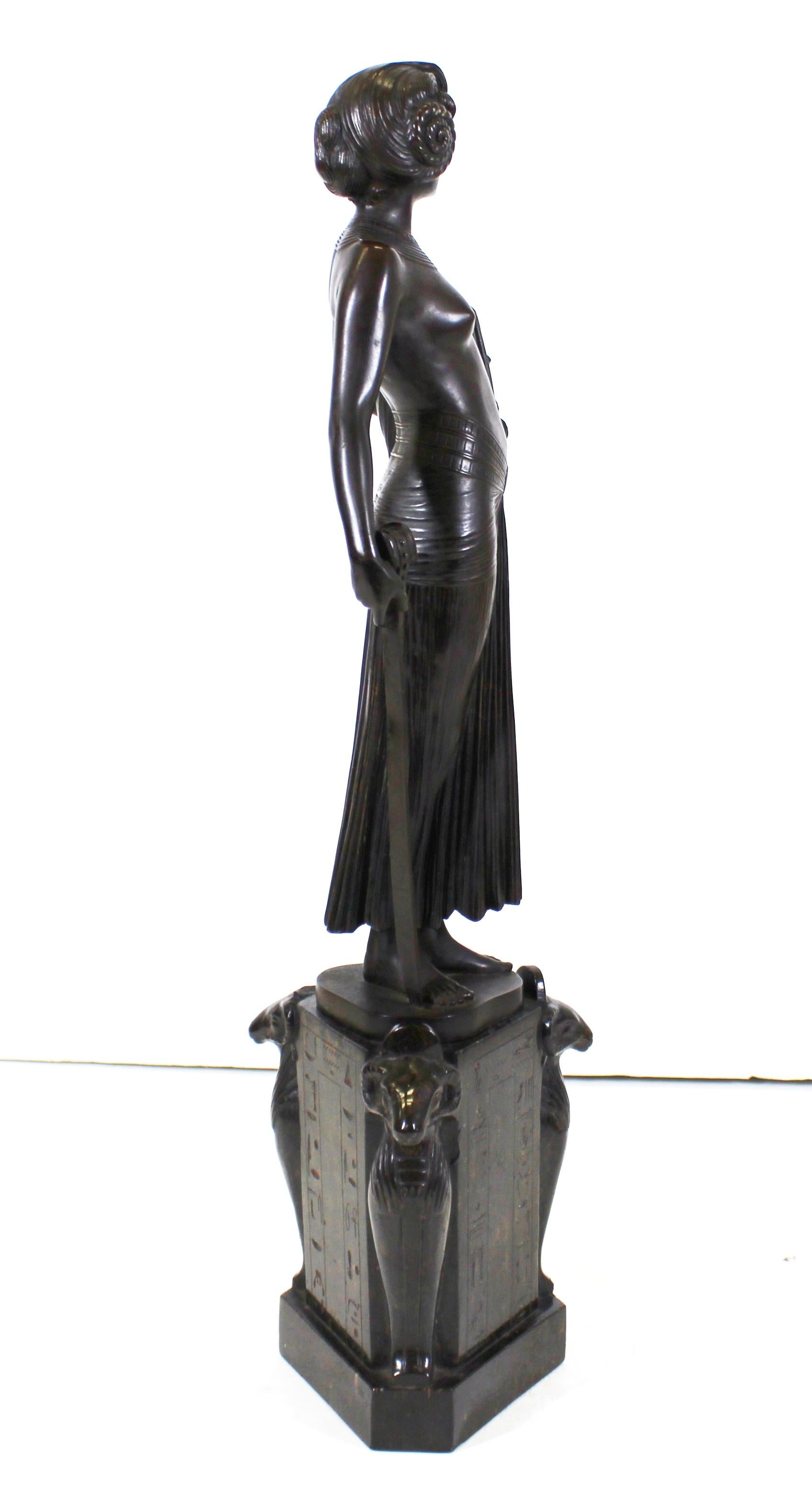 Fritz Christ German Jugendstil 'Judith' Bronze Sculpture on Marble Base In Good Condition For Sale In New York, NY