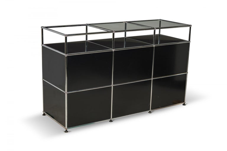 Fritz Haller for USM Swiss Mid-Century Glass and Steel Display / Storage  Cabinet For Sale at 1stDibs