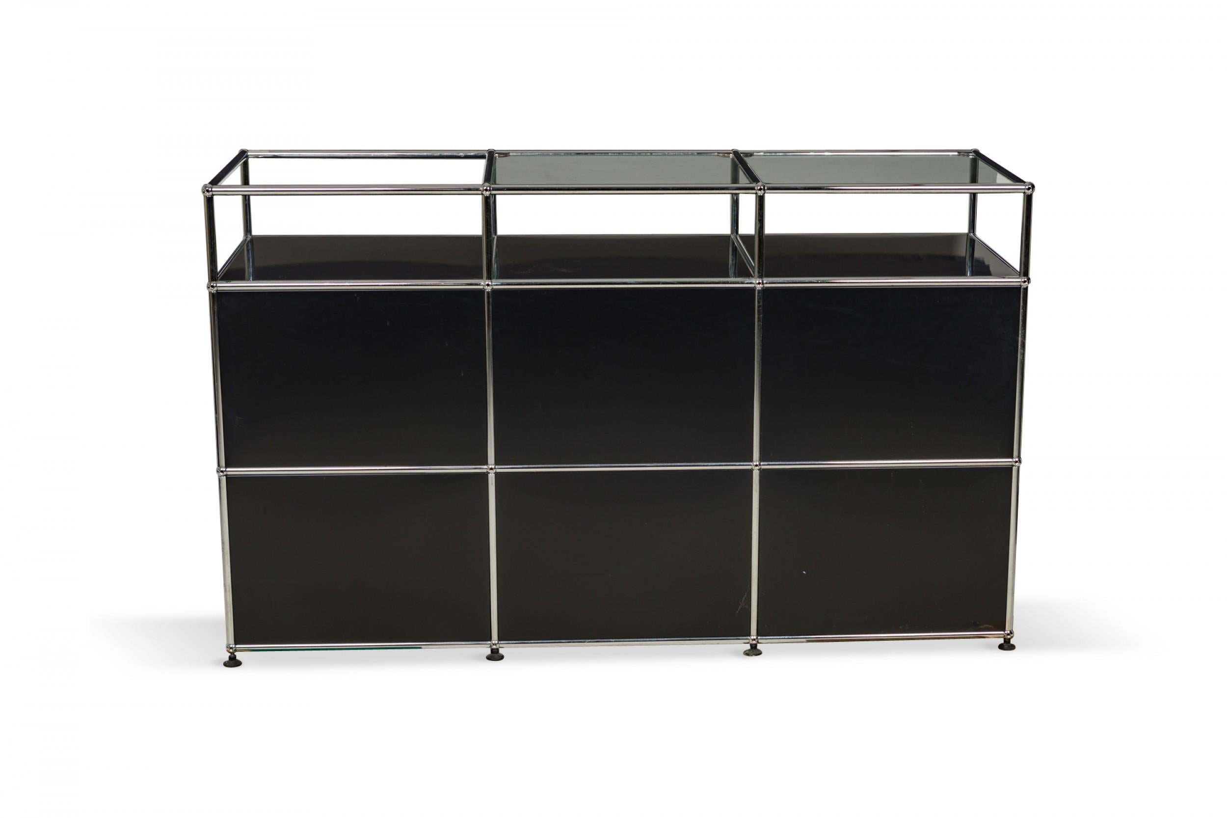 Mid-Century Modern Fritz Haller for USM Swiss Mid-Century Glass and Steel Display / Storage Cabinet For Sale