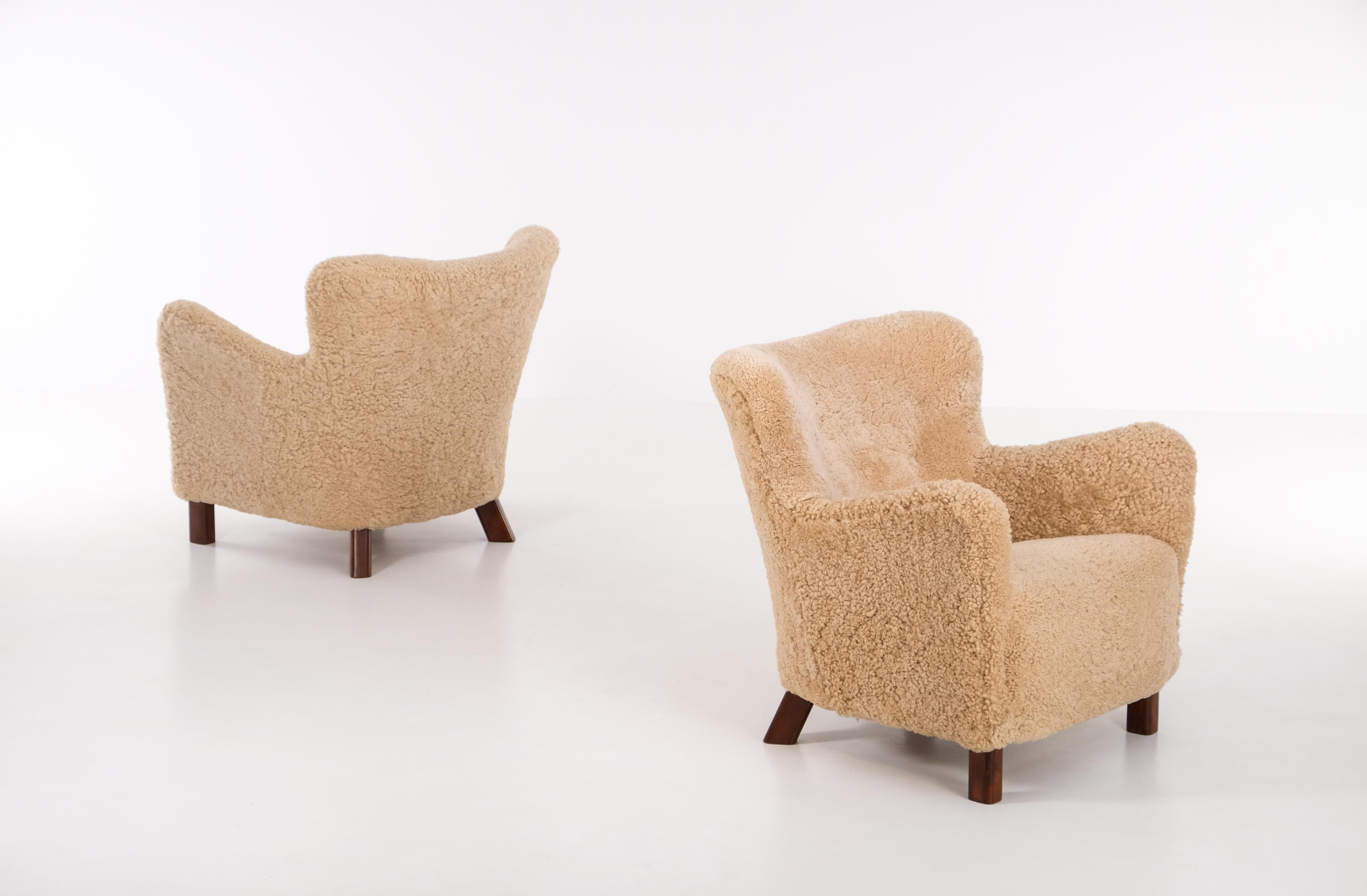 Mid-20th Century Fritz Hansen 1669 Easy Chairs, 1940s For Sale