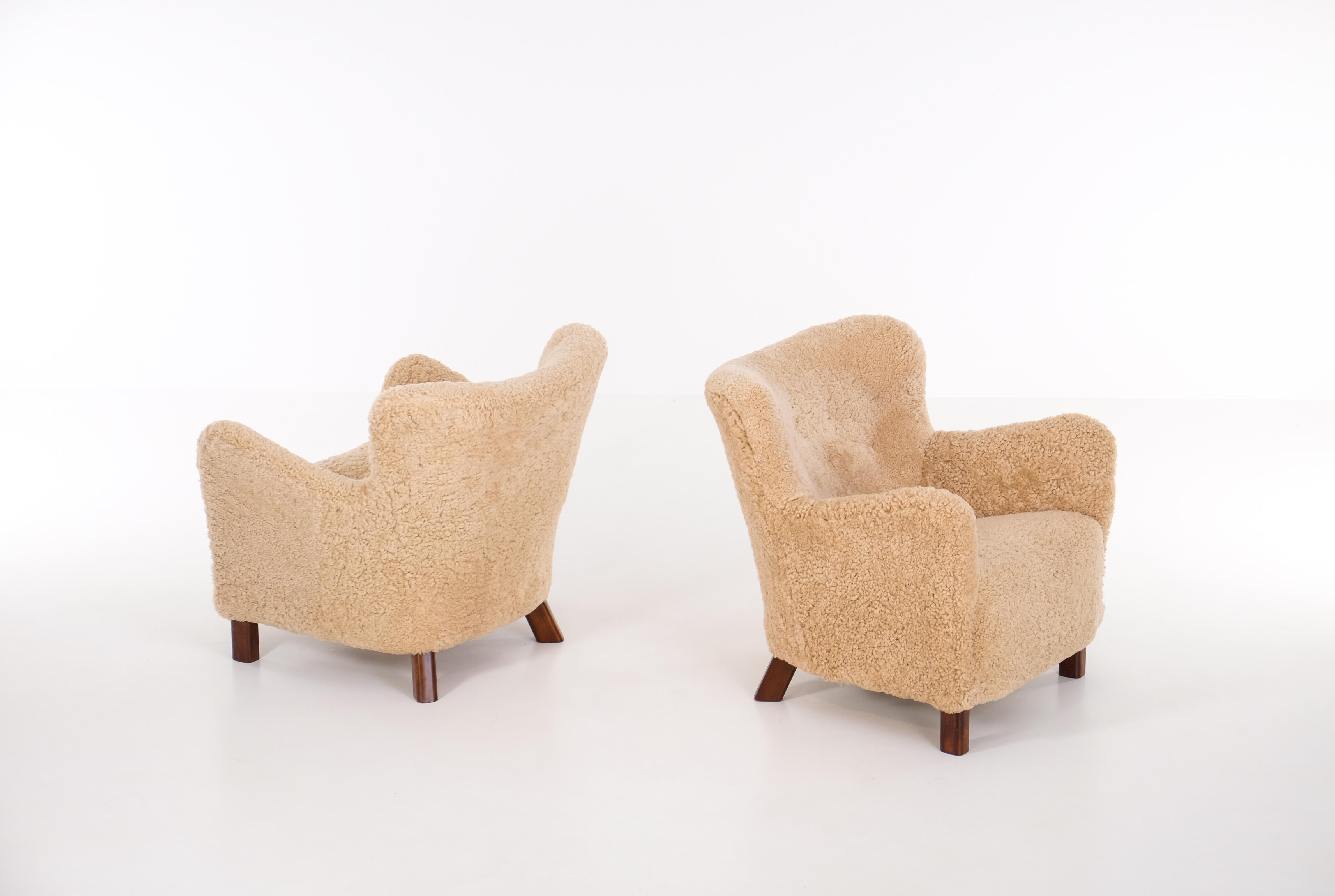 Fritz Hansen 1669 Easy Chairs, 1940s For Sale 1