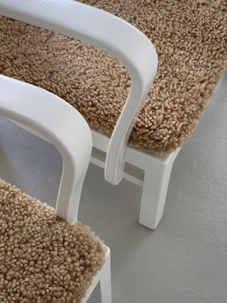 Scandinavian Modern Fritz Hansen 1930s Pair of danish arm chairs in matte white paint and sheepskin For Sale