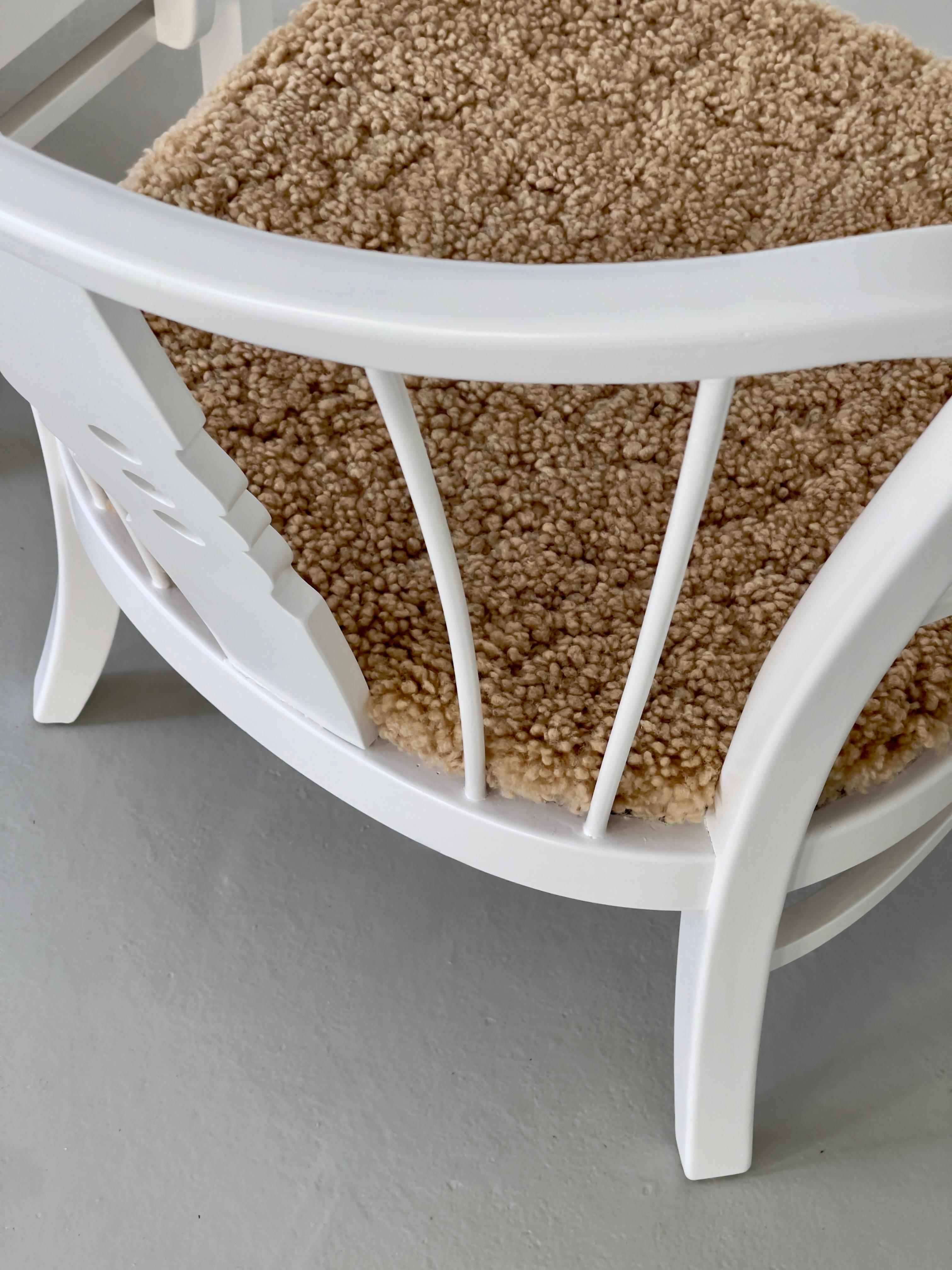 Painted Fritz Hansen 1930s Pair of danish arm chairs in matte white paint and sheepskin For Sale