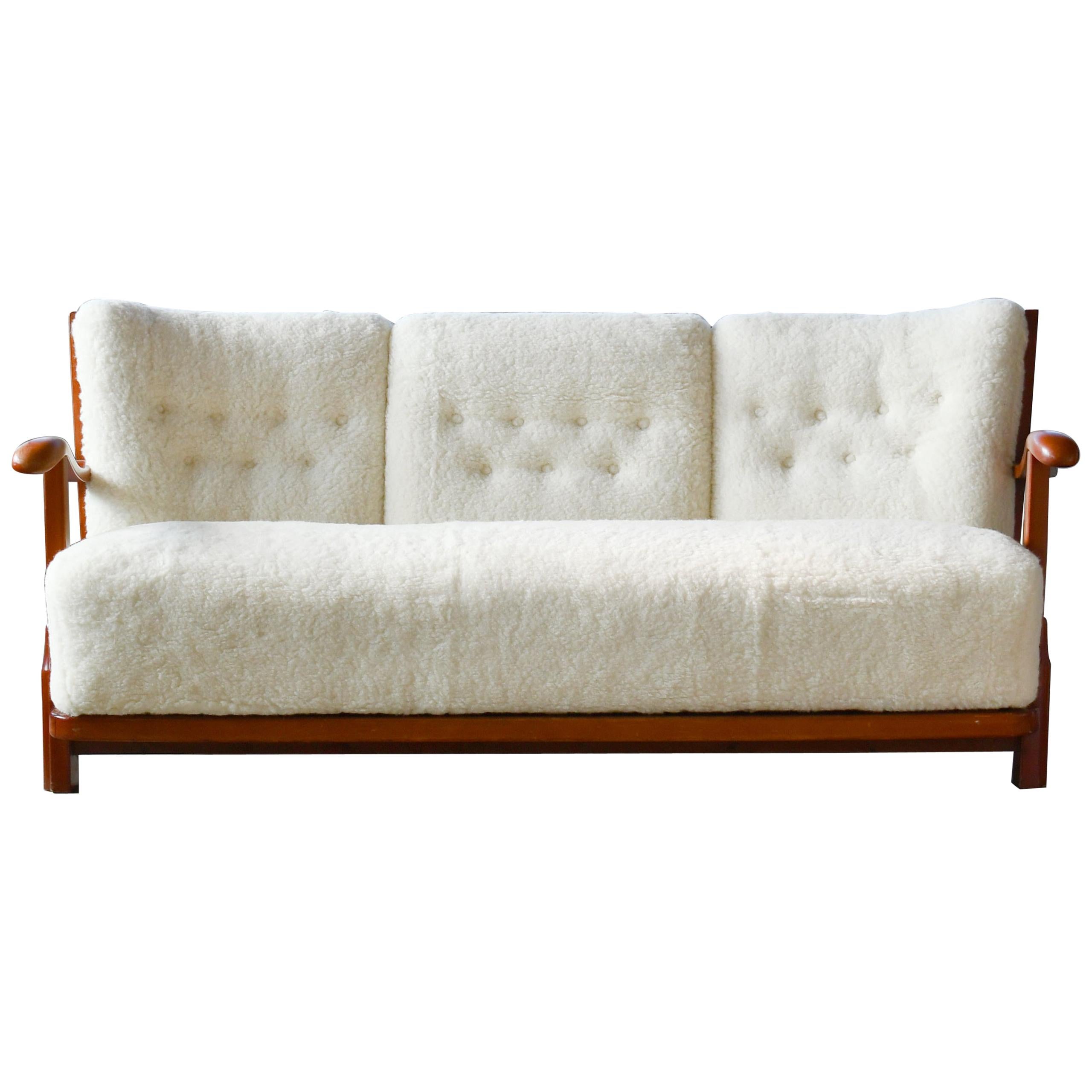 Fritz Hansen 1940s Model 1594 Spindle Back Sofa in Ivory Lambswool