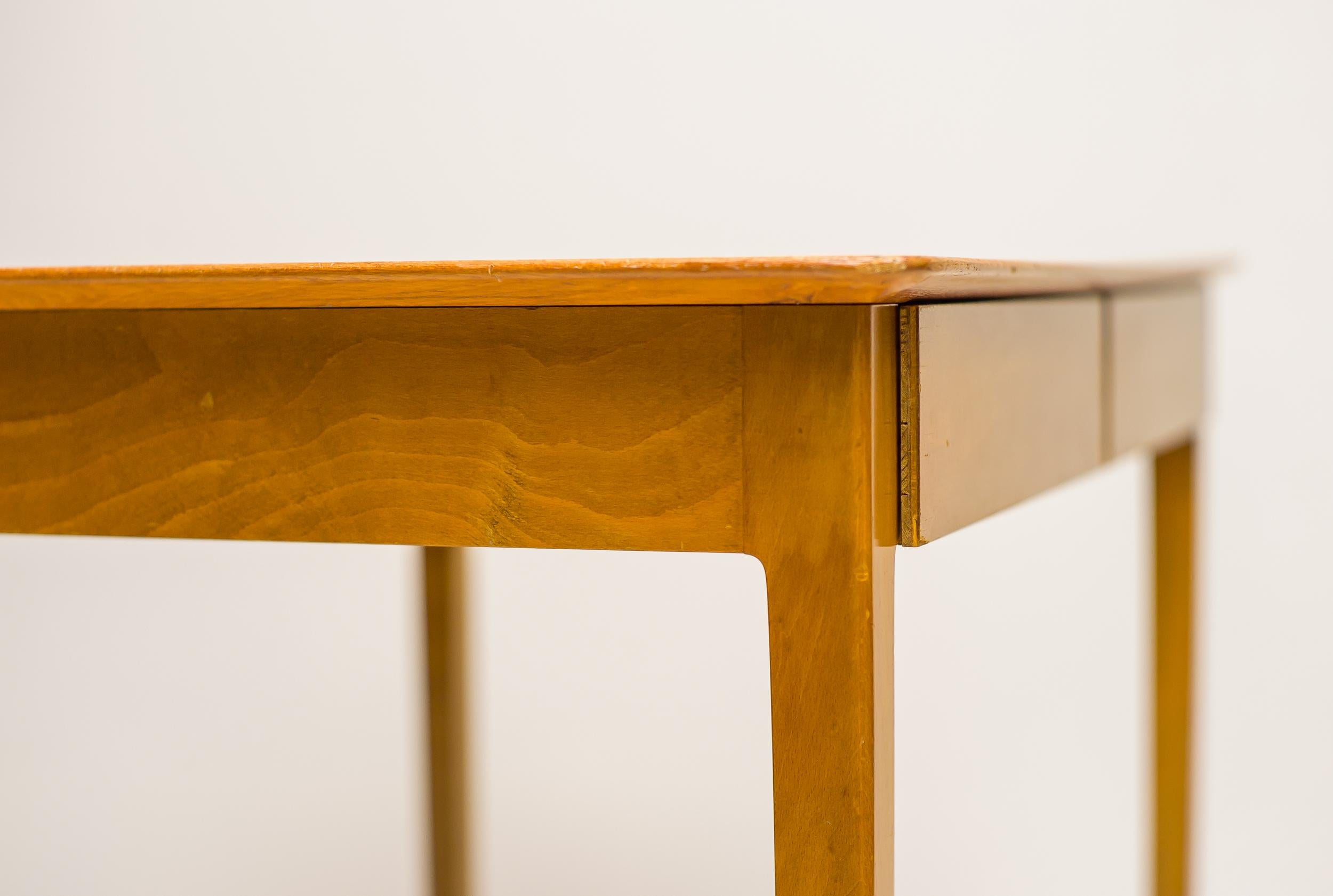 Scandinavian Modern Fritz Hansen 1950s Small Maple Desk with Laminate Top and Two Drawers For Sale