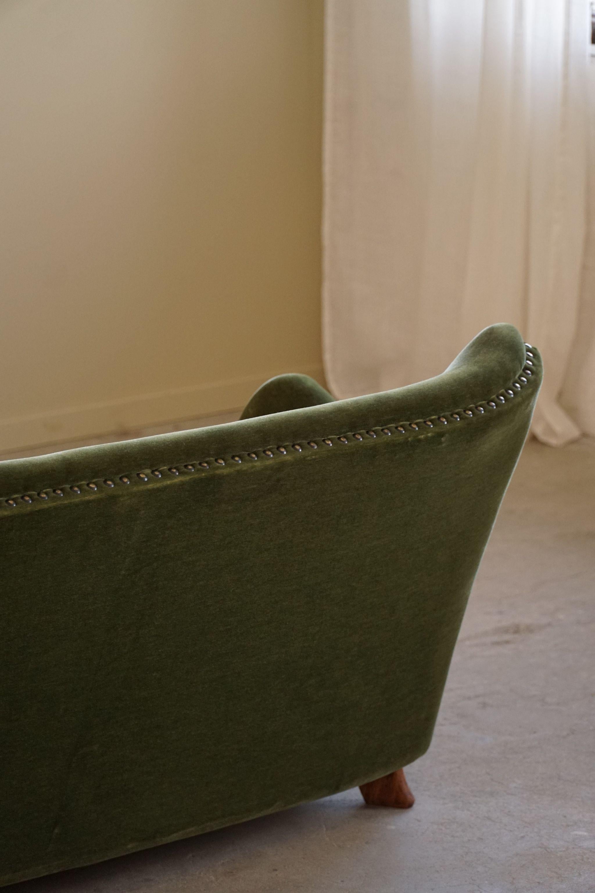 Fritz Hansen, 3-Seater Sofa, Green Velvet, Danish Mid Century Modern, 1940s For Sale 12