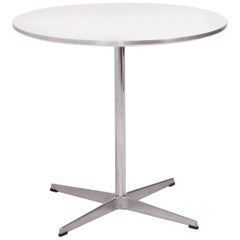 Modern Contemporary Round White Table by Fritz Hansen A622