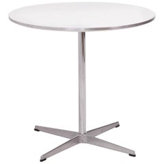  Modern Contemporary Round White Table by Fritz Hansen A622 