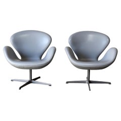 Fritz Hansen Arne Jacobsen Swan Lounge Chairs Set of 2 Grey Leather Danish 2000