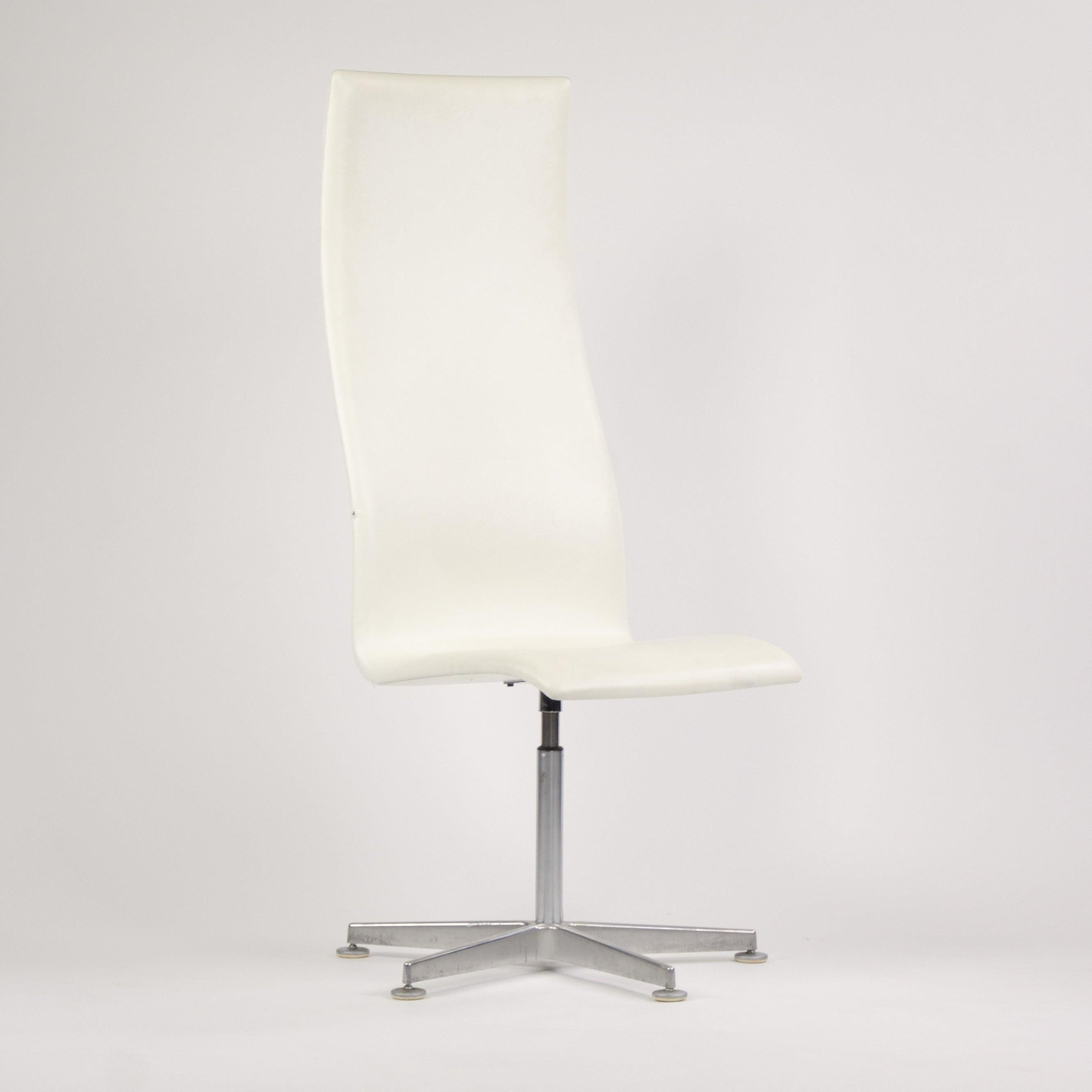 Fritz Hansen Arne Jacobsen Tall Oxford Chair White Leather 2007 4x Available For Sale 3