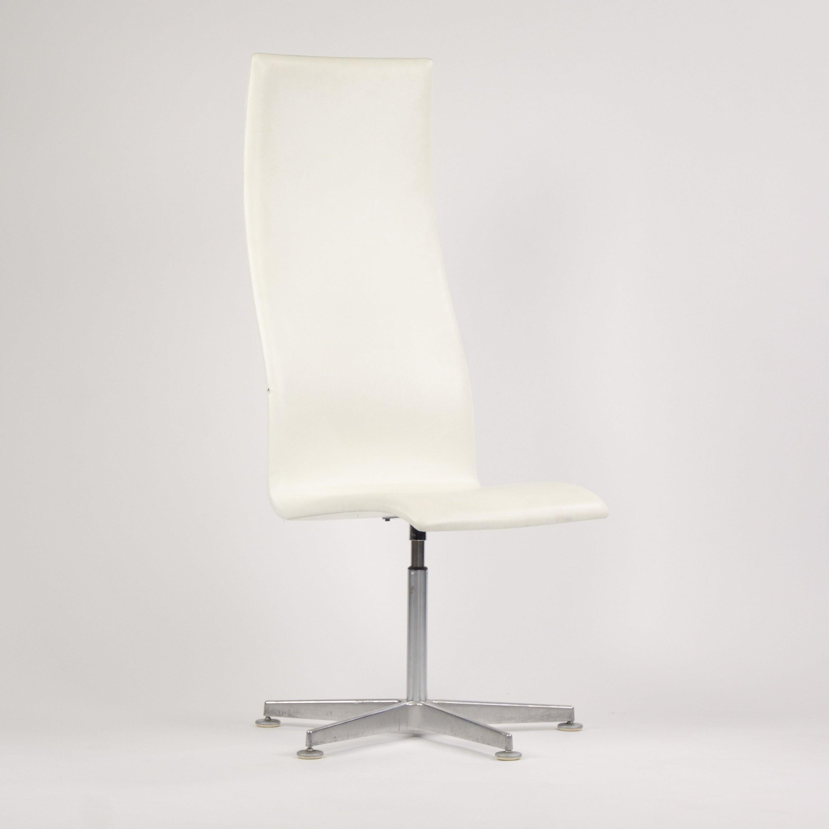 Fritz Hansen Arne Jacobsen Großer Oxford-Stuhl aus weißem Leder 2007 4x verfügbar im Angebot 4