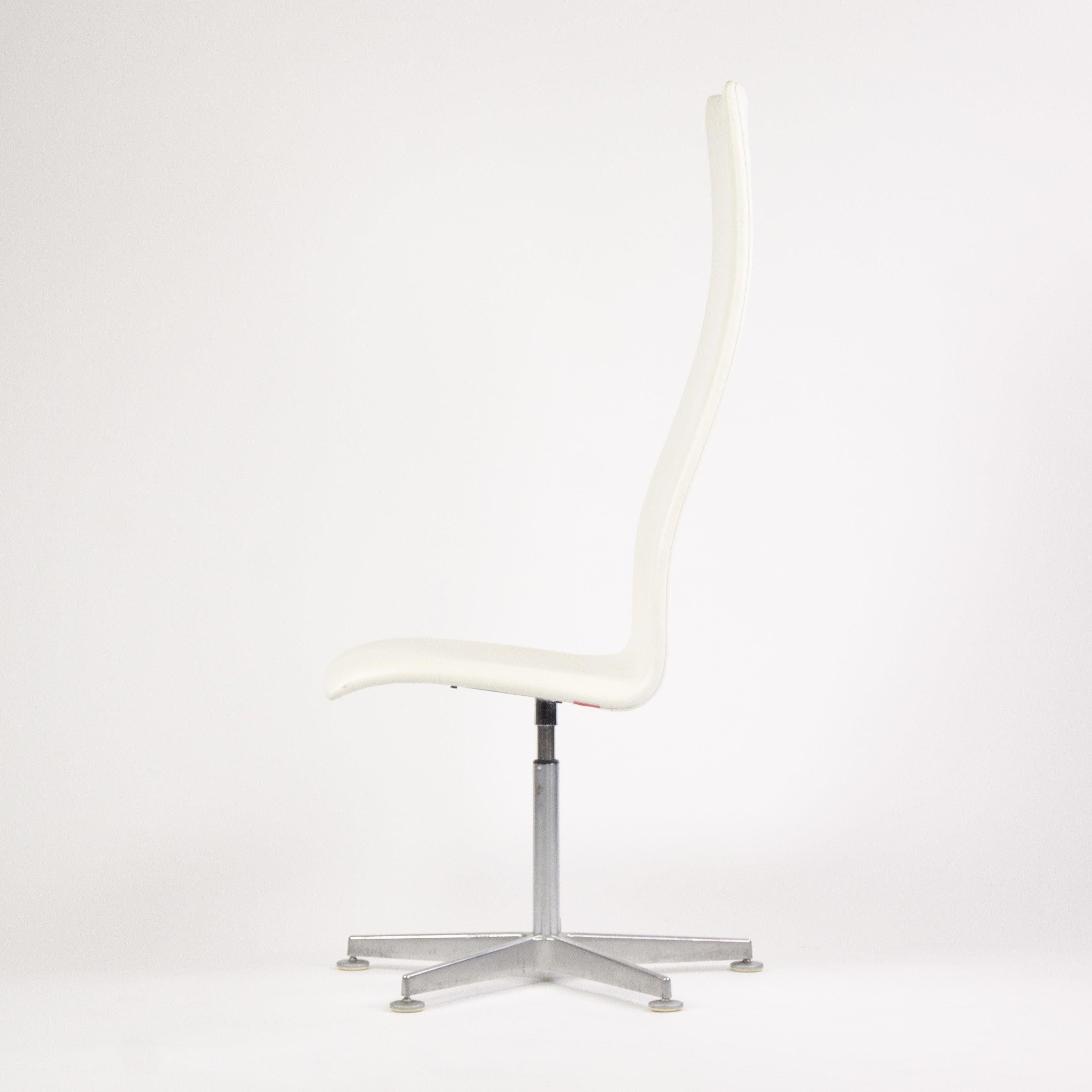 Danish Fritz Hansen Arne Jacobsen Tall Oxford Chair White Leather 2007 4x Available For Sale