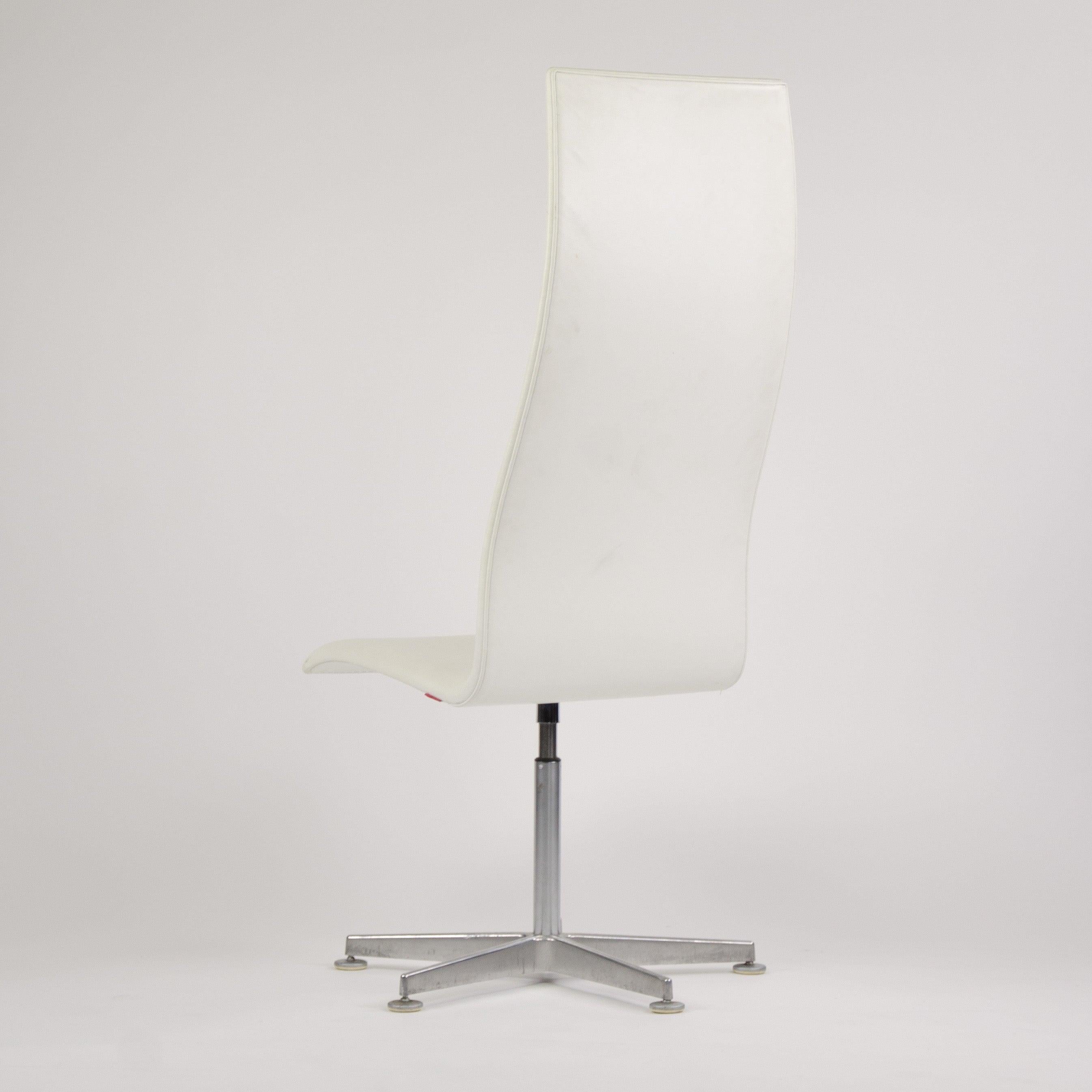 Contemporary Fritz Hansen Arne Jacobsen Tall Oxford Chair White Leather 2007 4x Available For Sale