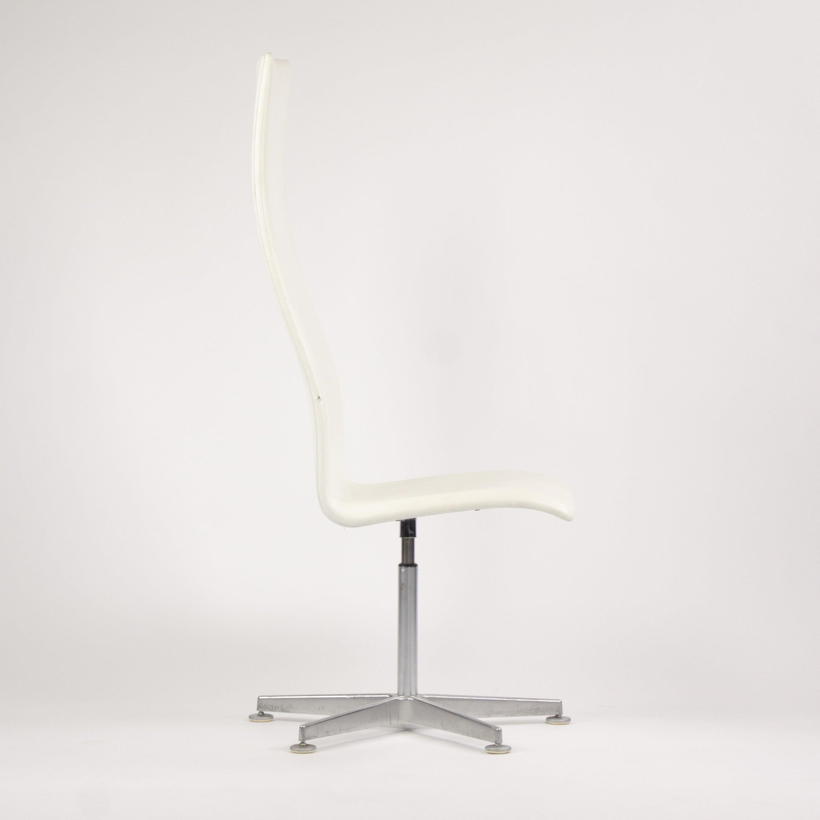 Fritz Hansen Arne Jacobsen Tall Oxford Chair White Leather 2007 4x Available For Sale 2