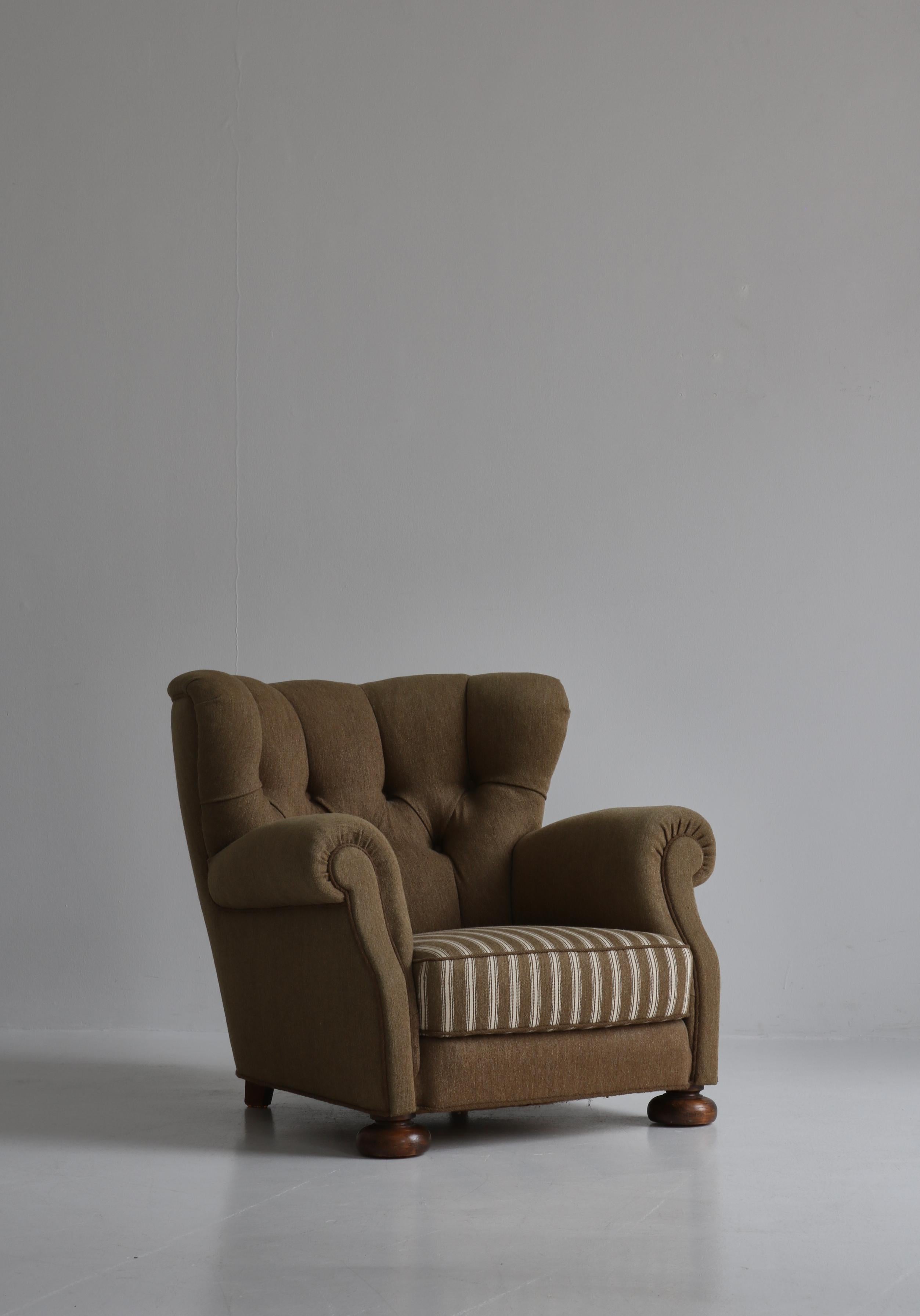 Fritz Hansen Danish Modern Easy Chairs in Elm & Savak Wool, 1940s, Denmark 5