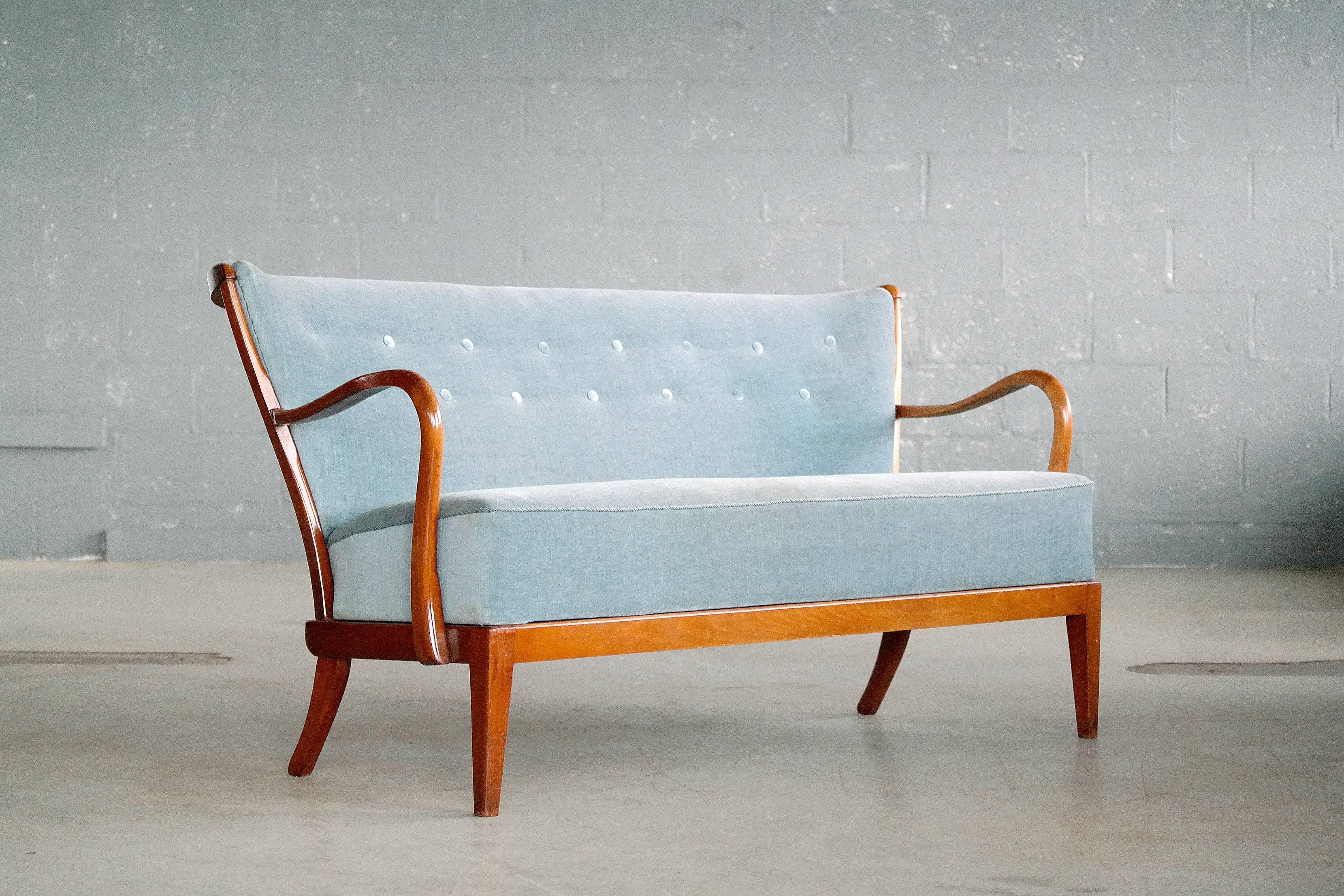 Mid-Century Modern Fritz Hansen Attributed 1940s Sofa or Settee with Open Armrests and Spindle Back