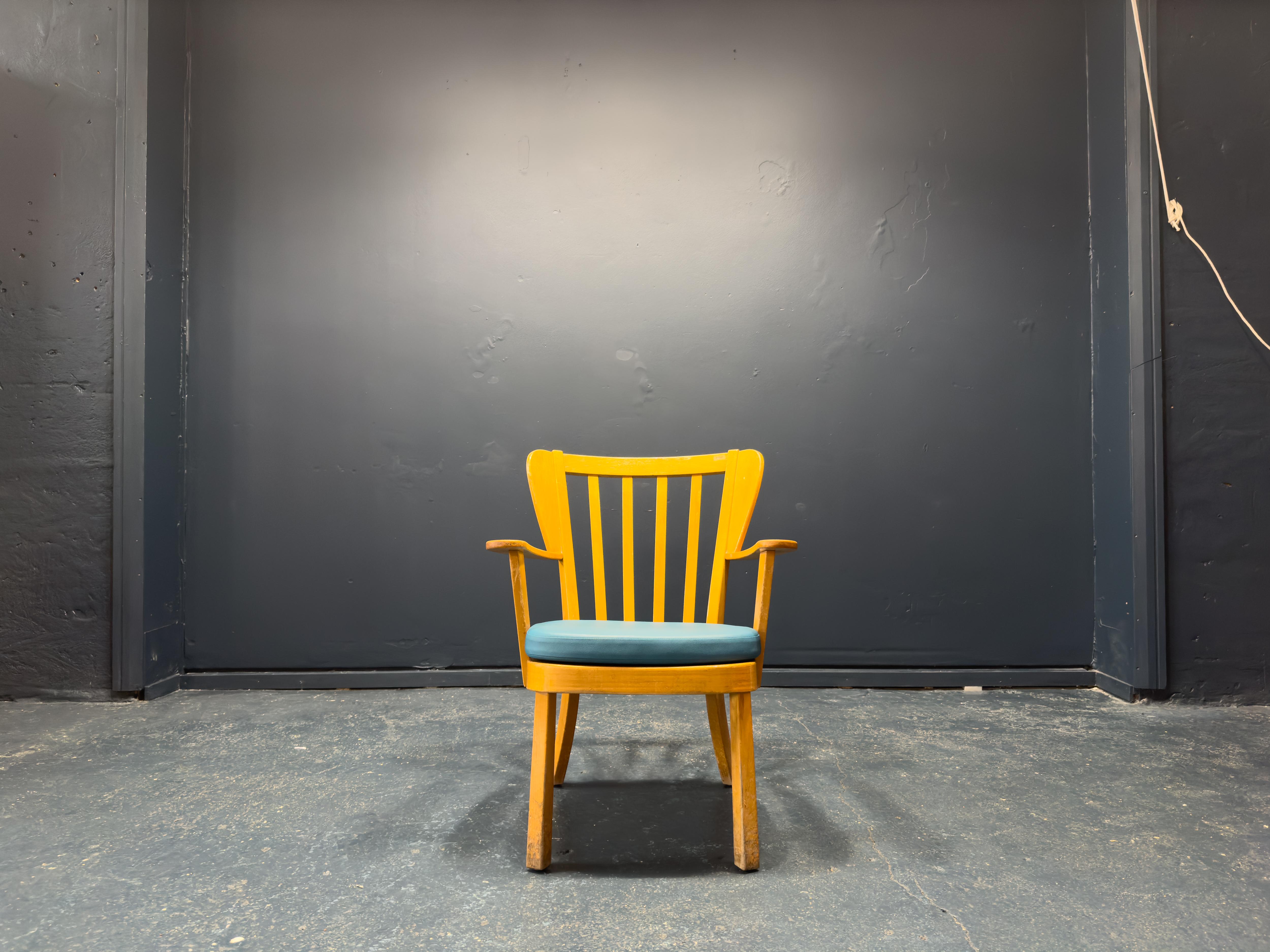Mid-Century Modern Fritz Hansen Canada Chair For Sale