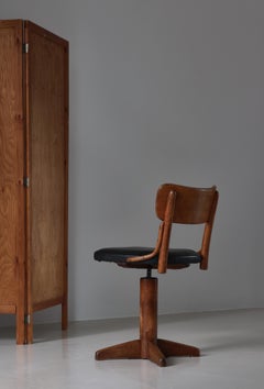 Fritz Hansen "DAN" Swivel Chair by Magnus Stephensen in Bent Beechwood, 1930s