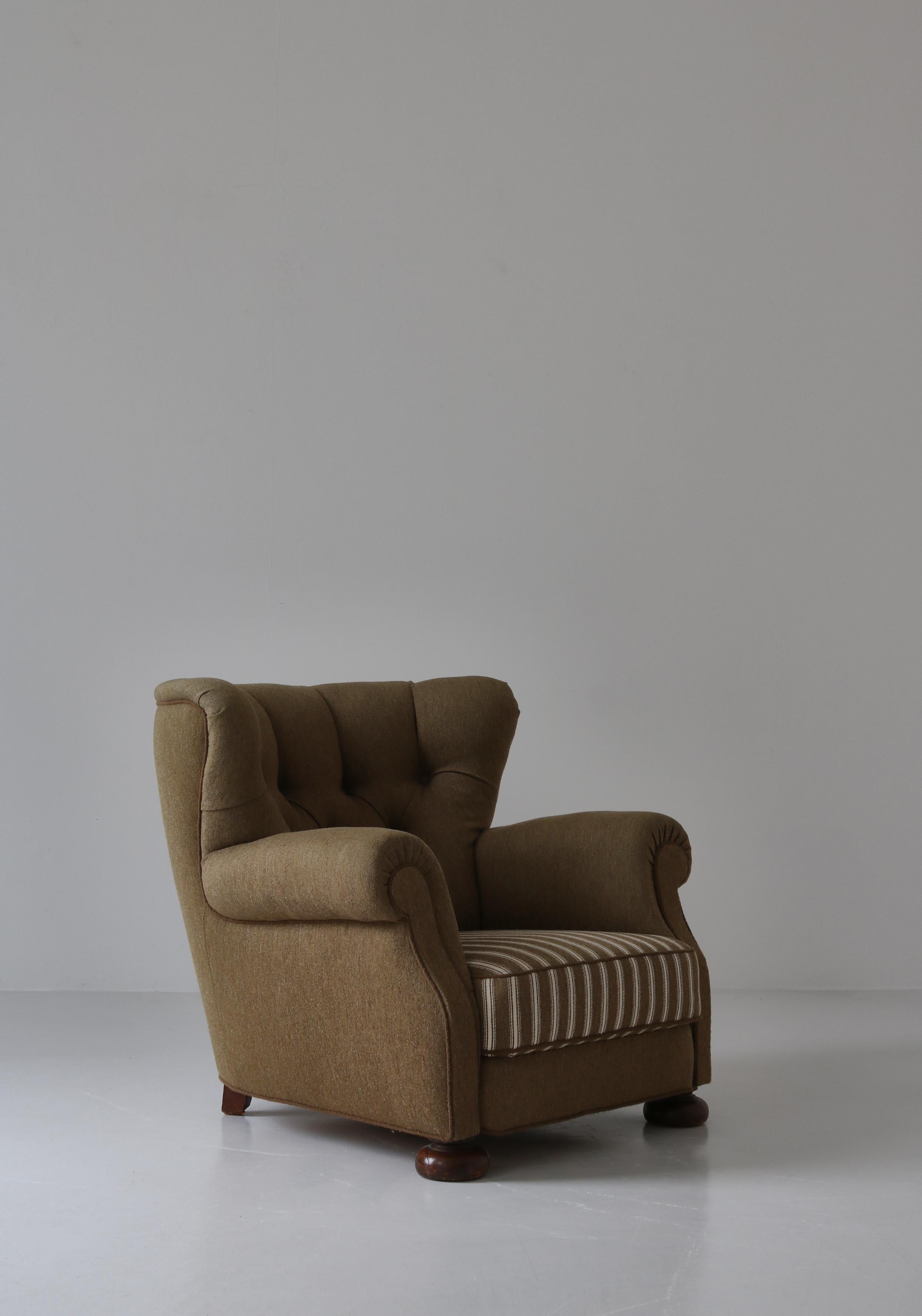 Fritz Hansen Danish Modern Easy Chair in Elm & Savak Wool, 1940s, Denmark 2