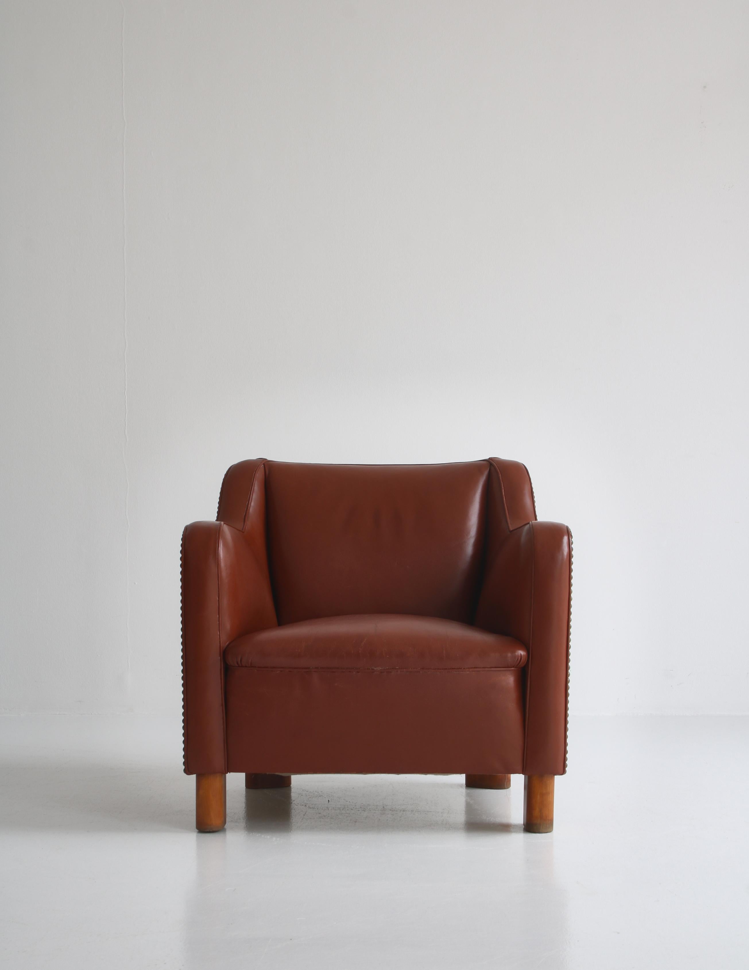 Scandinavo moderno Fritz Hansen, sedia moderna danese in pelle e faggio, anni '40 in vendita