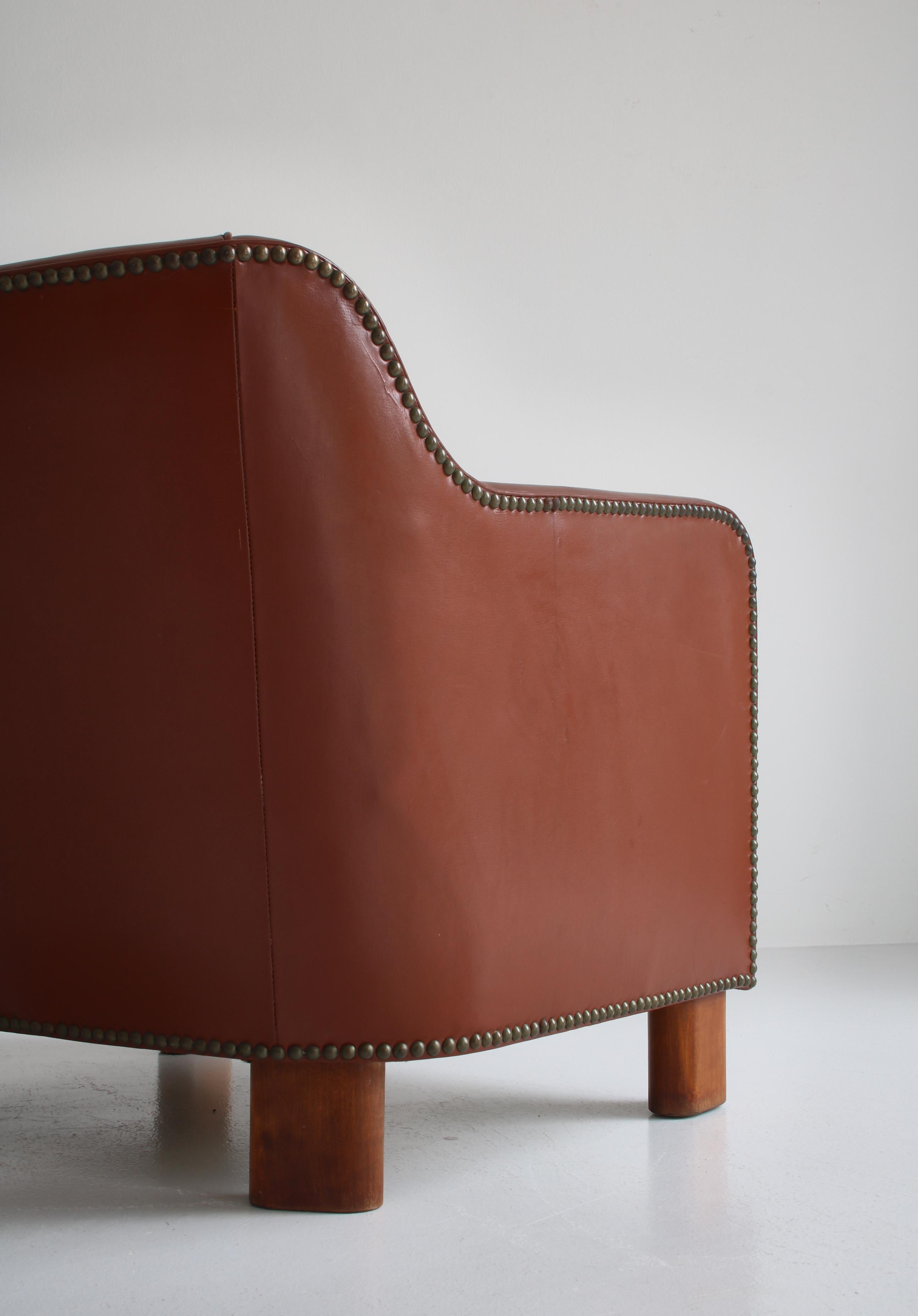 Fritz Hansen Danish Modern Easy Chair in Leather and Beech, 1940s For Sale 1