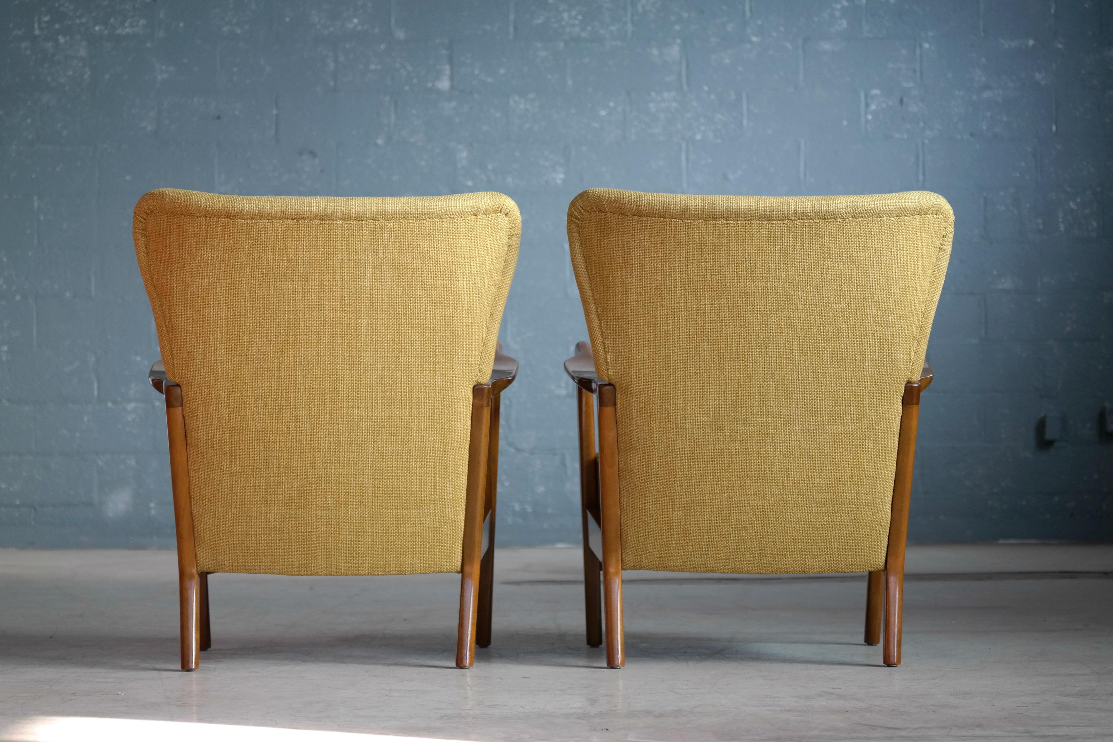Fritz Hansen Danish Pair of Low Back Lounge Chairs with Open Armrests, 1940s 4