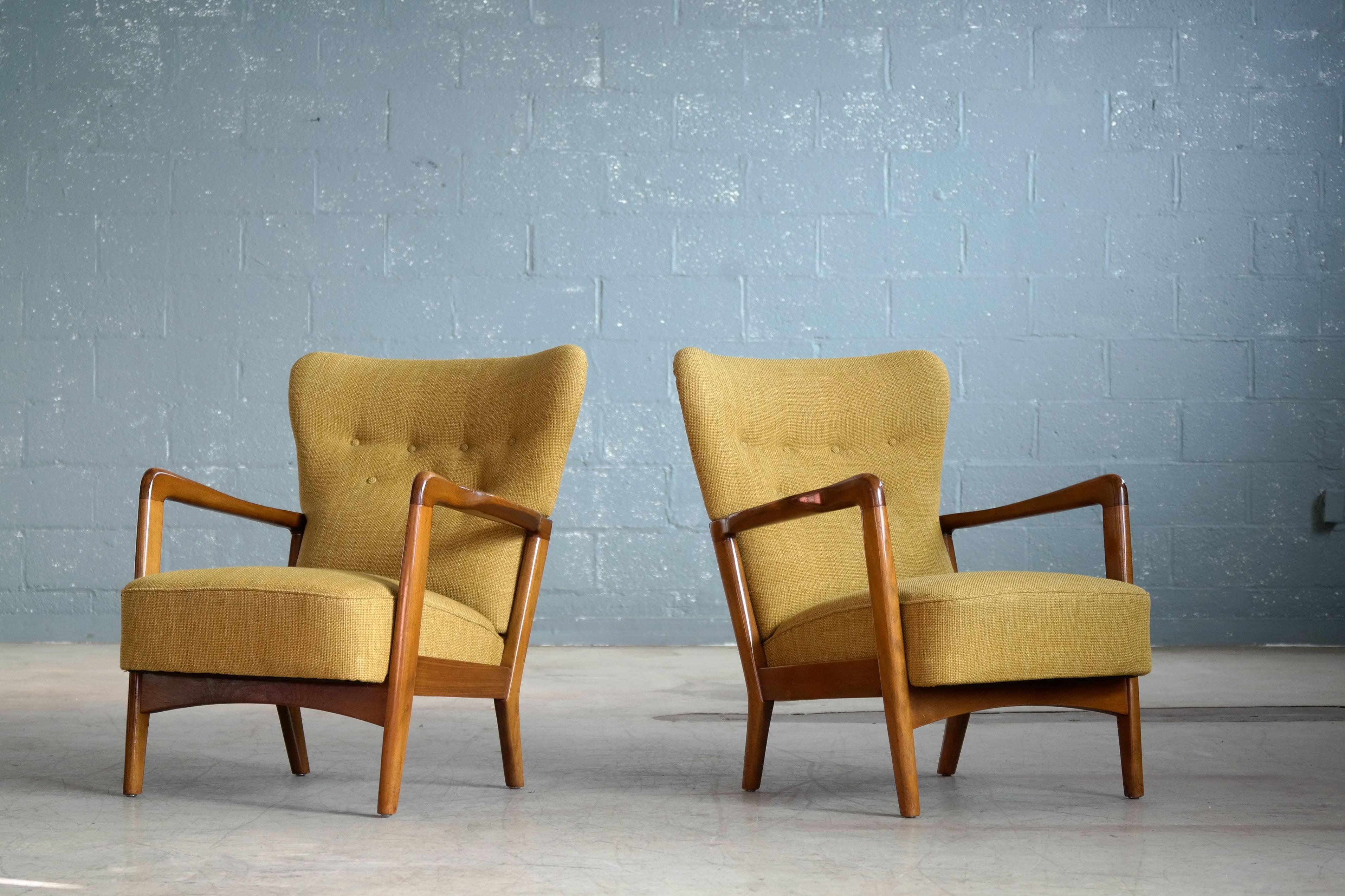 Mid-Century Modern Fritz Hansen Danish Pair of Low Back Lounge Chairs with Open Armrests, 1940s