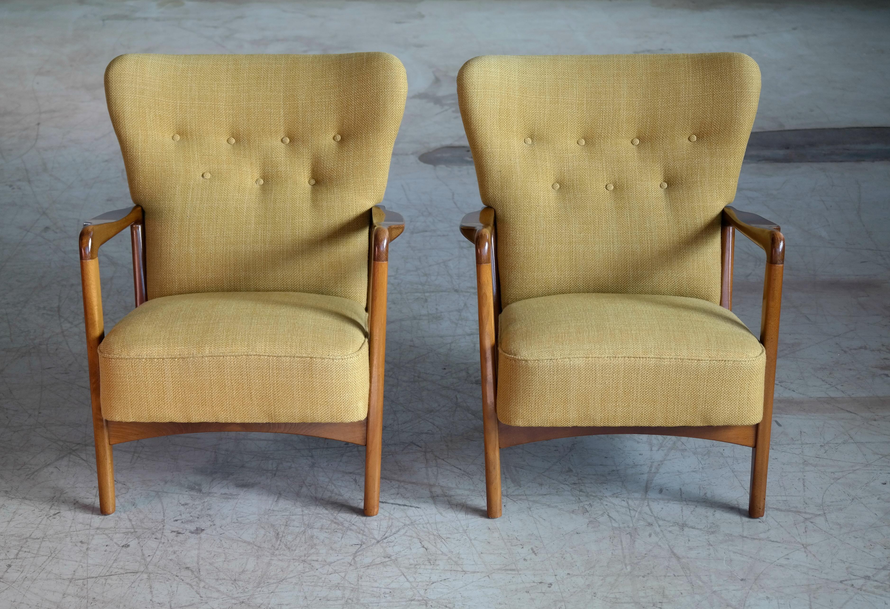 Mid-20th Century Fritz Hansen Danish Pair of Low Back Lounge Chairs with Open Armrests, 1940s
