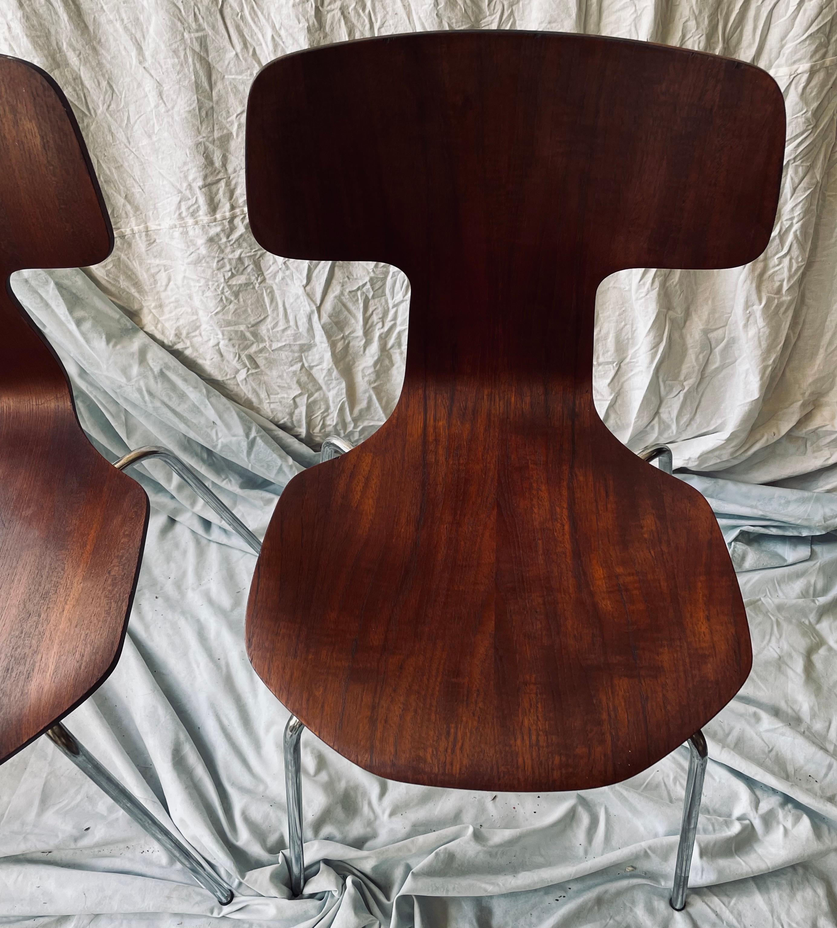 Fritz Hansen Dänemark 1974 Sperrholz Hammer Stackable Stühle Satz von 2 Refinished im Angebot 3