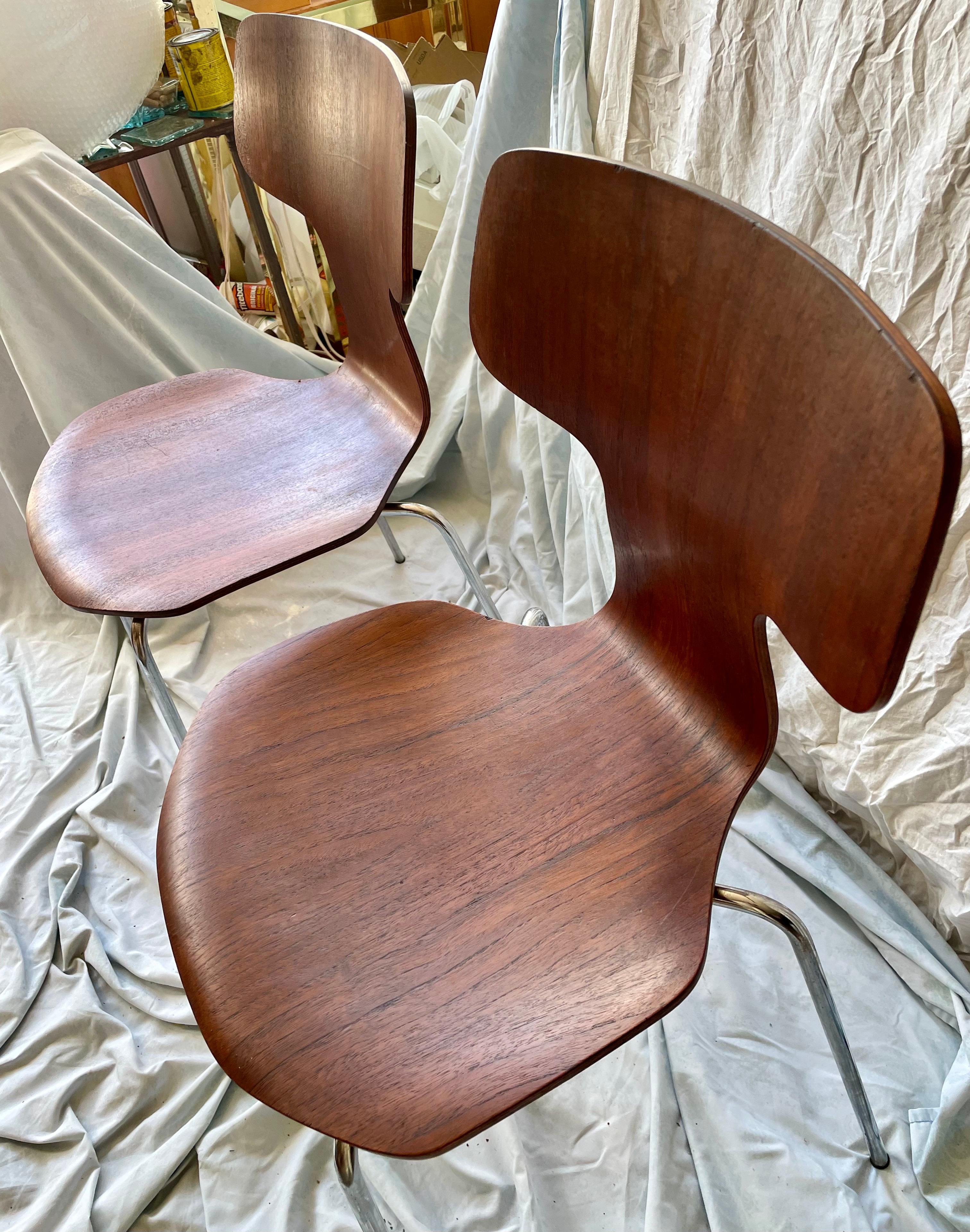 Fritz Hansen Dänemark 1974 Sperrholz Hammer Stackable Stühle Satz von 2 Refinished im Angebot 8