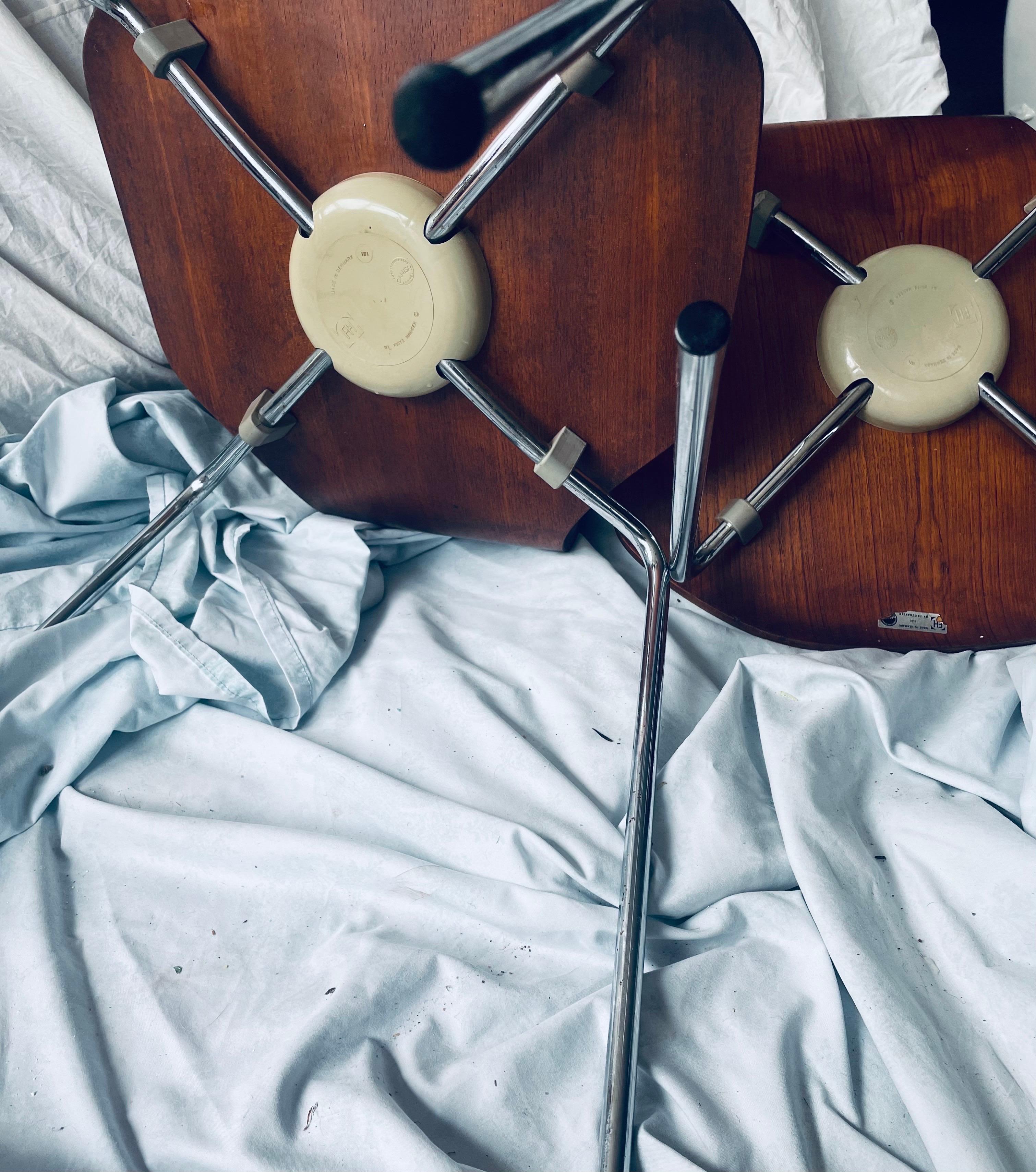 Fritz Hansen Dänemark 1974 Sperrholz Hammer Stackable Stühle Satz von 2 Refinished im Angebot 10