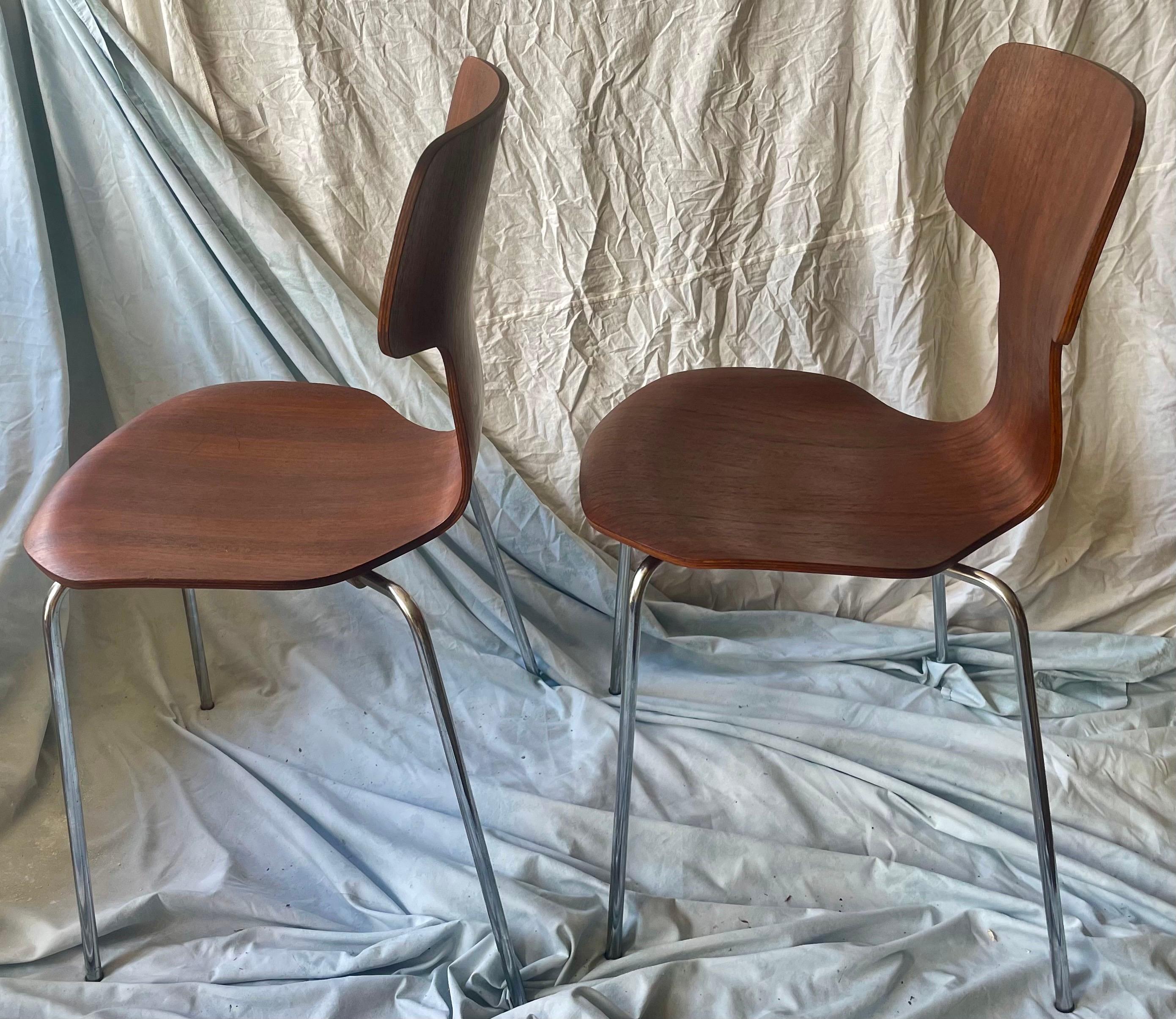 Fritz Hansen Dänemark 1974 Sperrholz Hammer Stackable Stühle Satz von 2 Refinished (Moderne der Mitte des Jahrhunderts) im Angebot