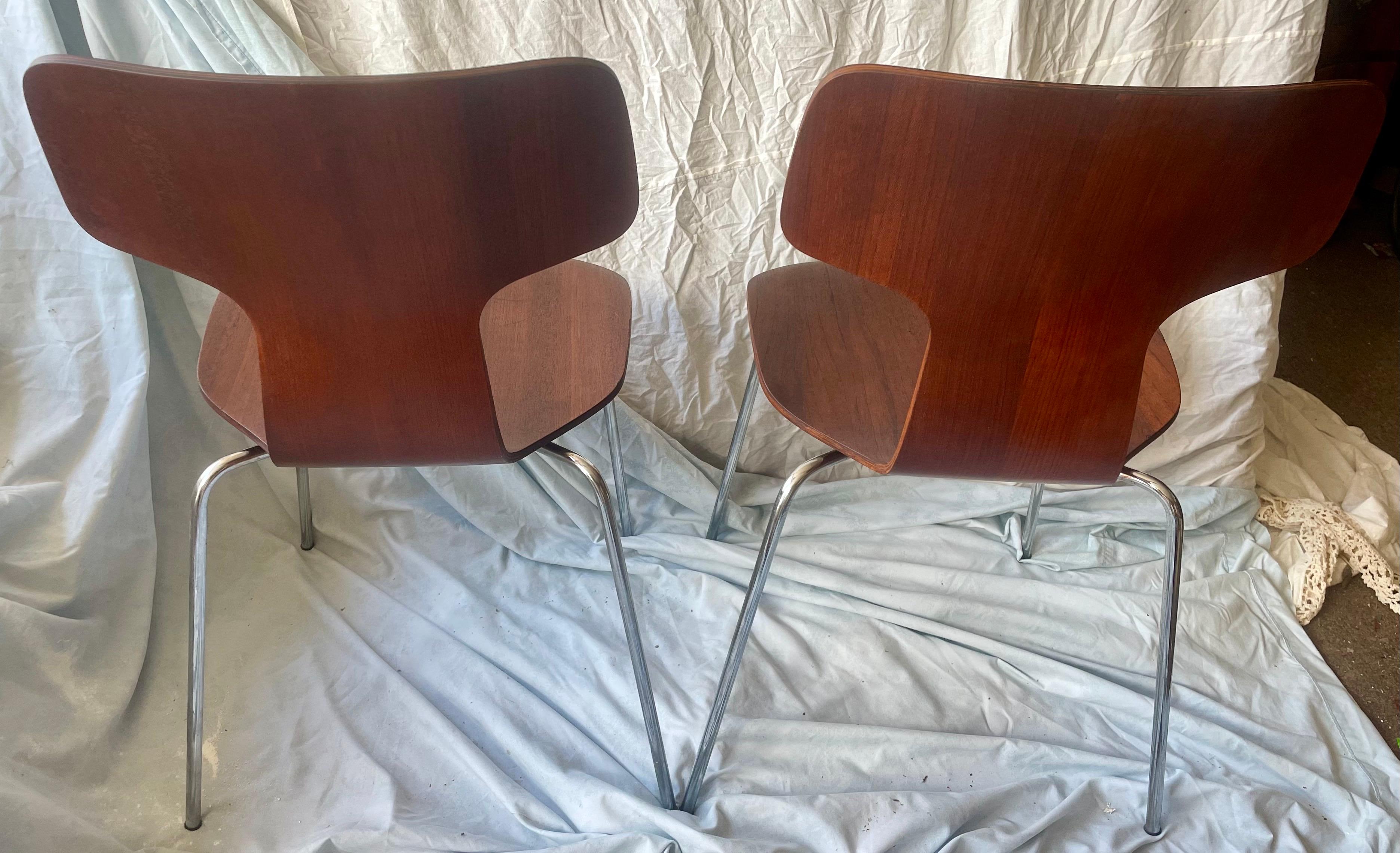 Fritz Hansen Dänemark 1974 Sperrholz Hammer Stackable Stühle Satz von 2 Refinished (Dänisch) im Angebot