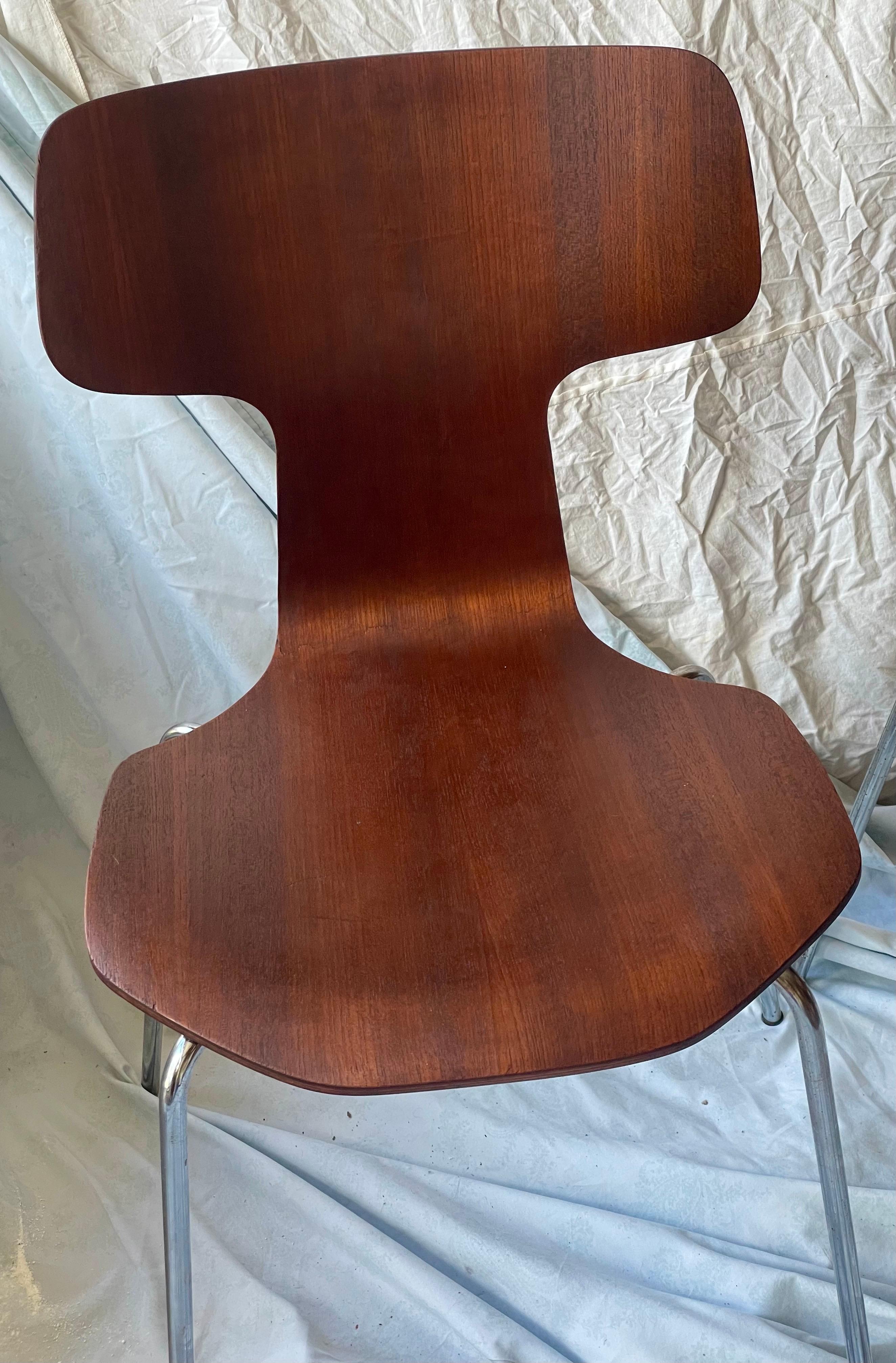 Fritz Hansen Dänemark 1974 Sperrholz Hammer Stackable Stühle Satz von 2 Refinished im Angebot 2
