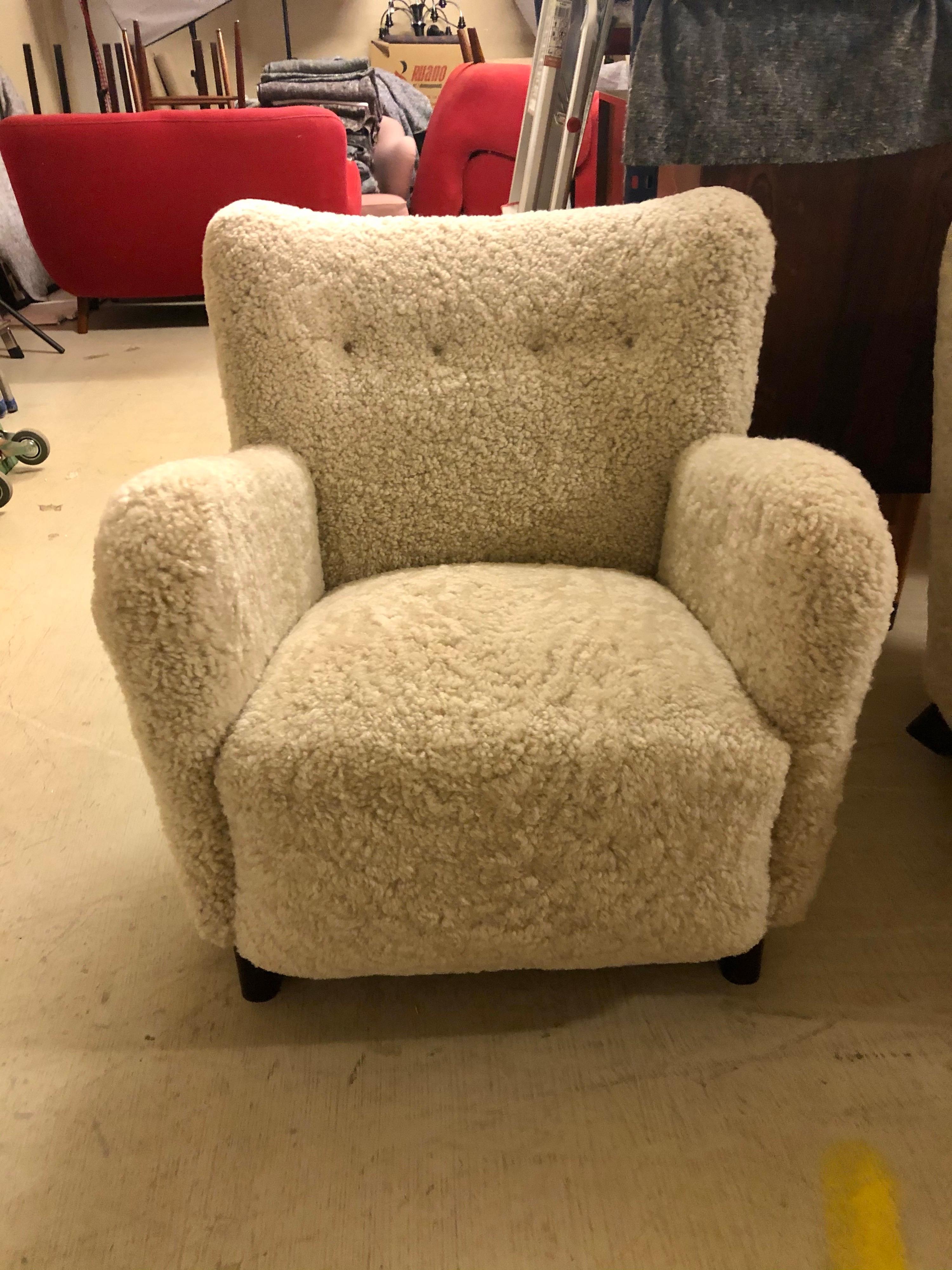 Scandinavian Modern Fritz Hansen Easy Chair in Beige Sheepskin, Model 1669, 1930s