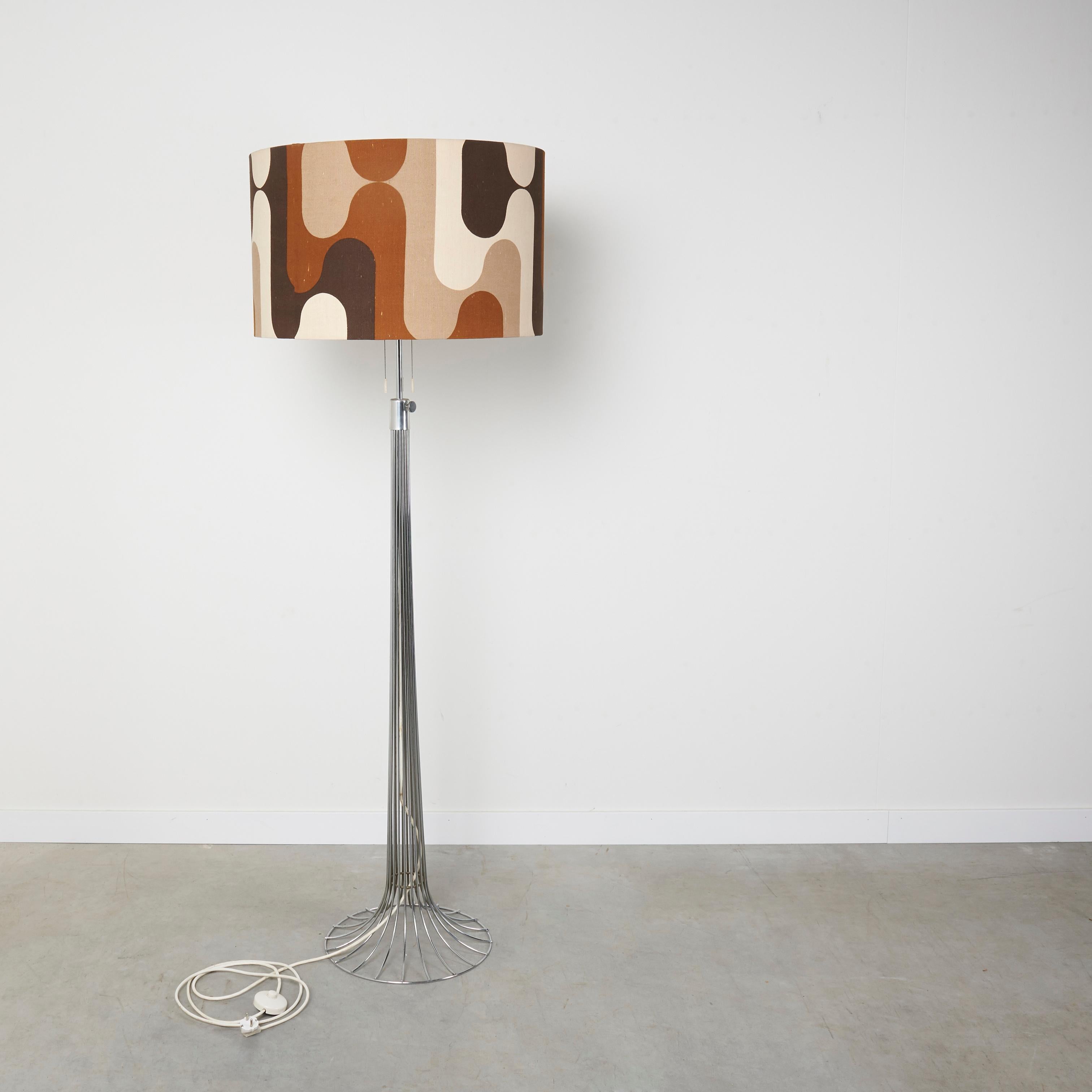Mid-Century Modern Fritz Hansen floor lamp with Panton lamp shade, 1960s For Sale